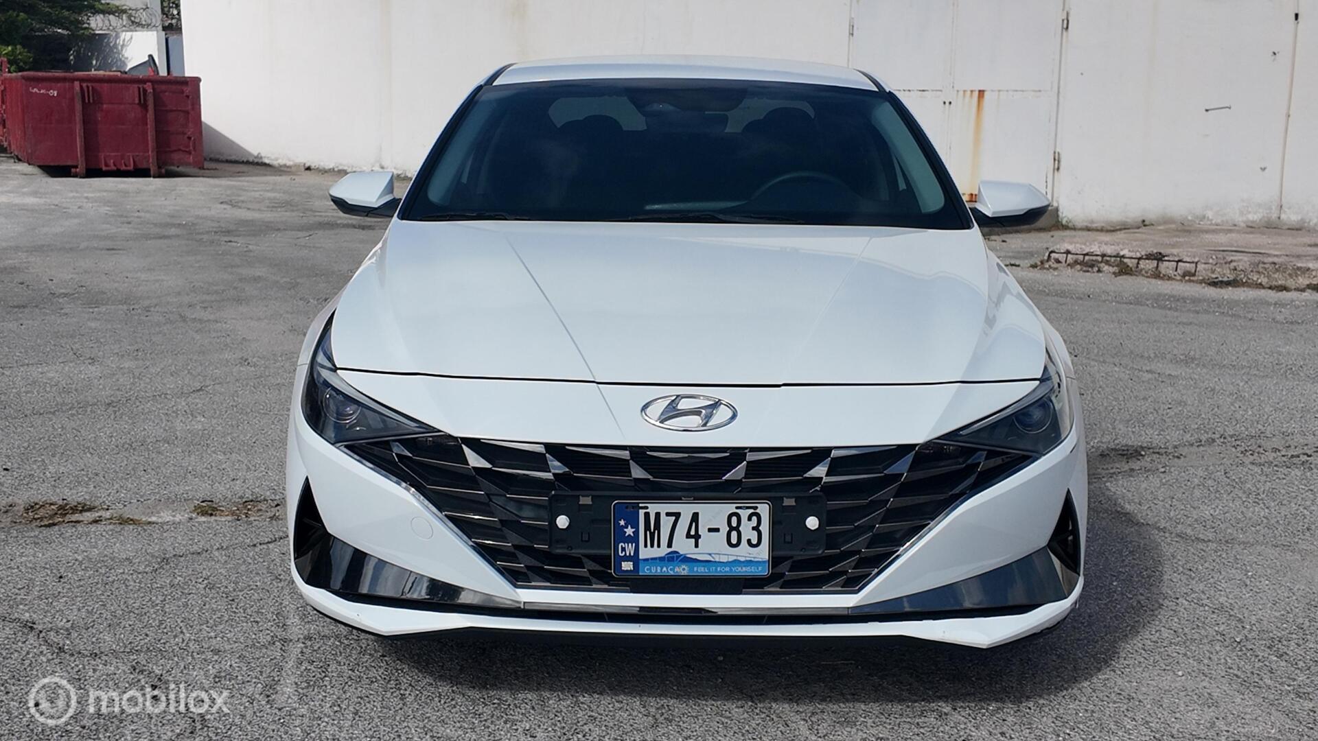 Hyundai Avante photo 9