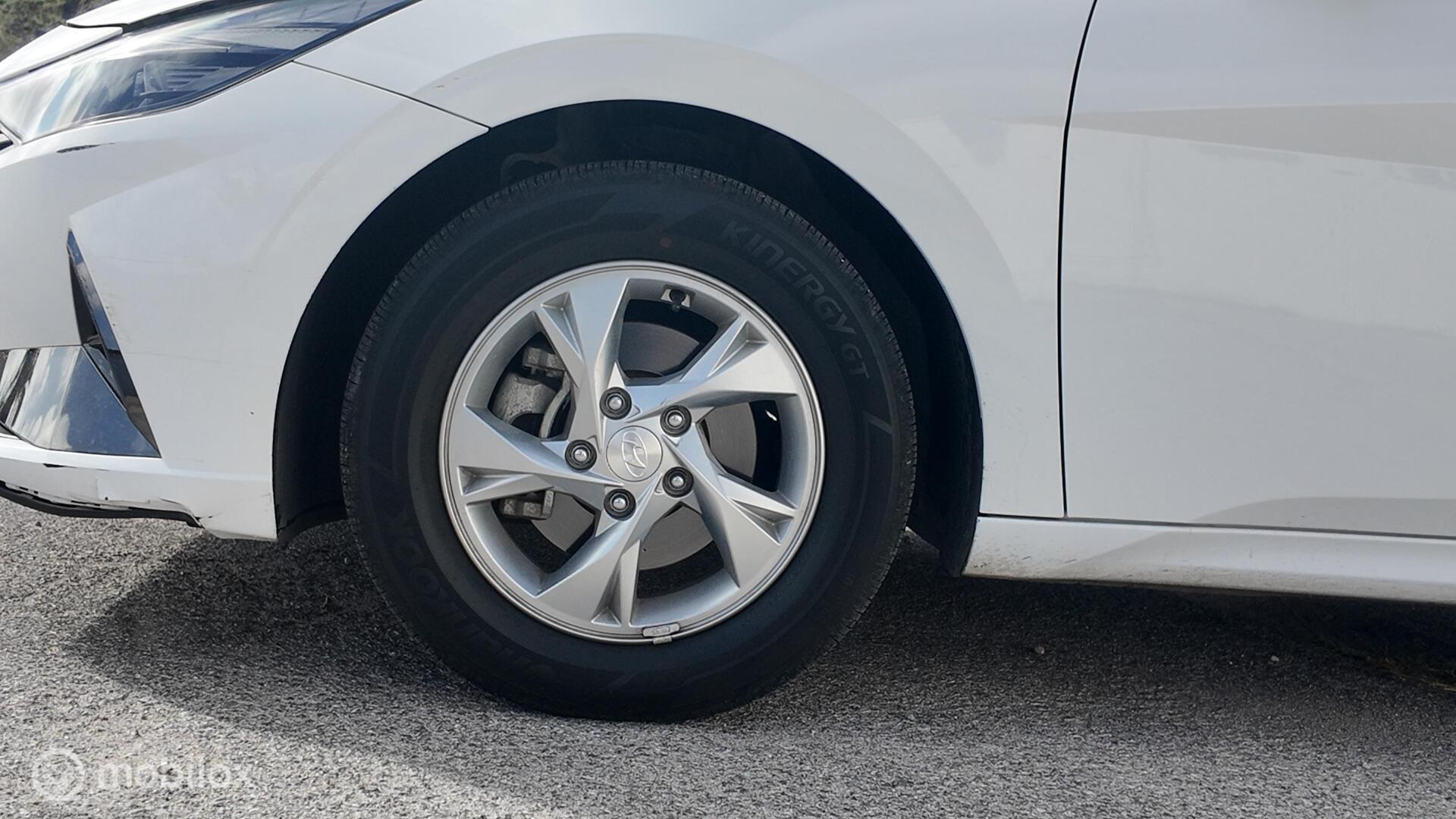 Hyundai Avante photo 10