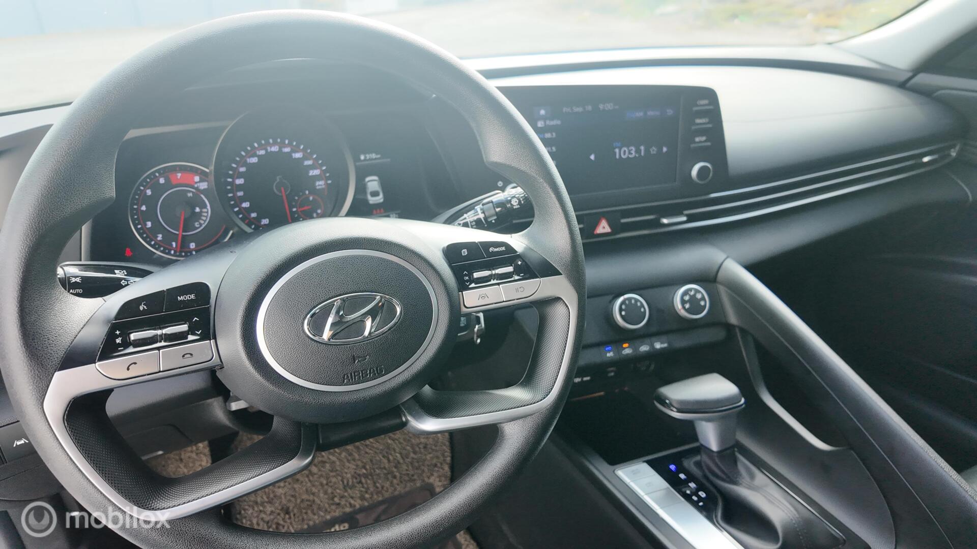 Hyundai Avante photo 14