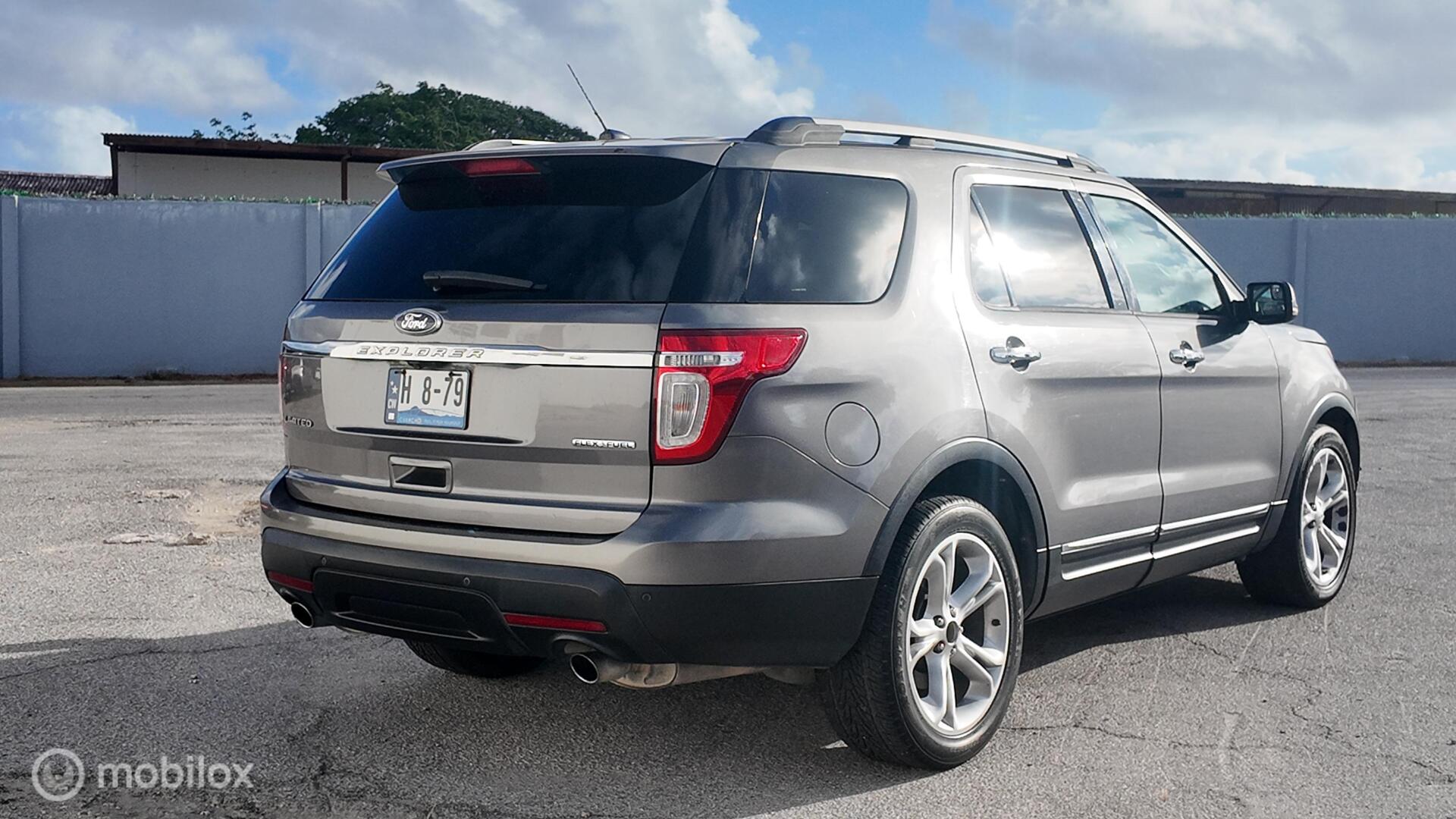 Ford Explorer Limited photo 6