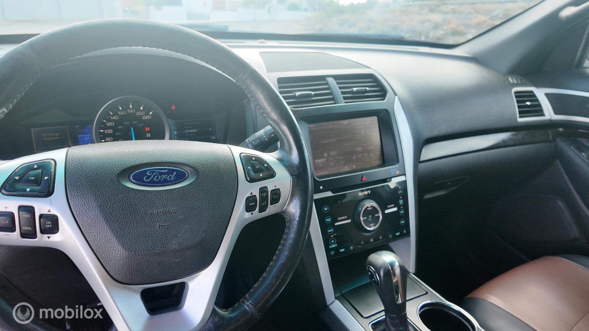 Ford Explorer Limited photo 14