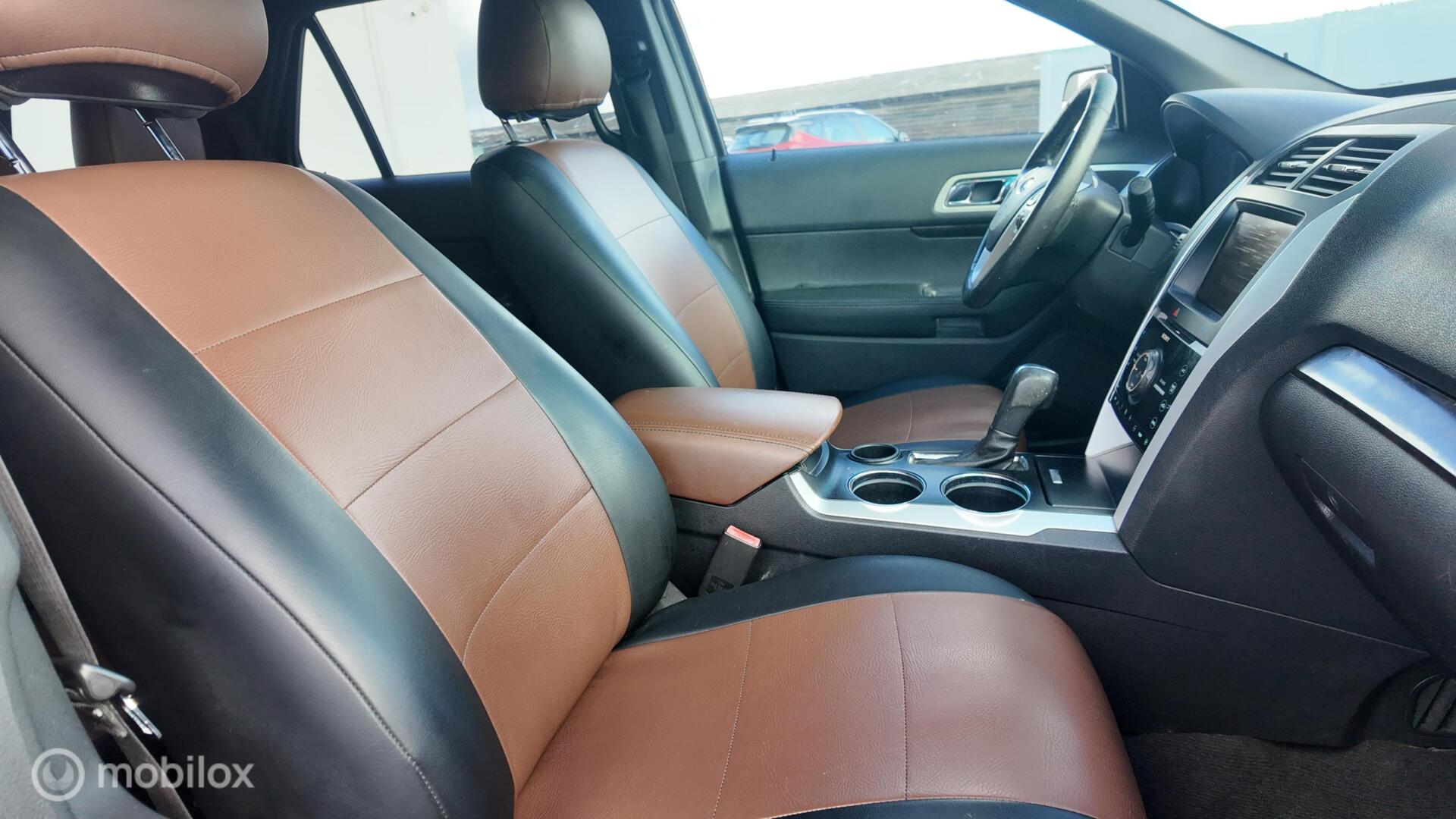 Ford Explorer Limited photo 18