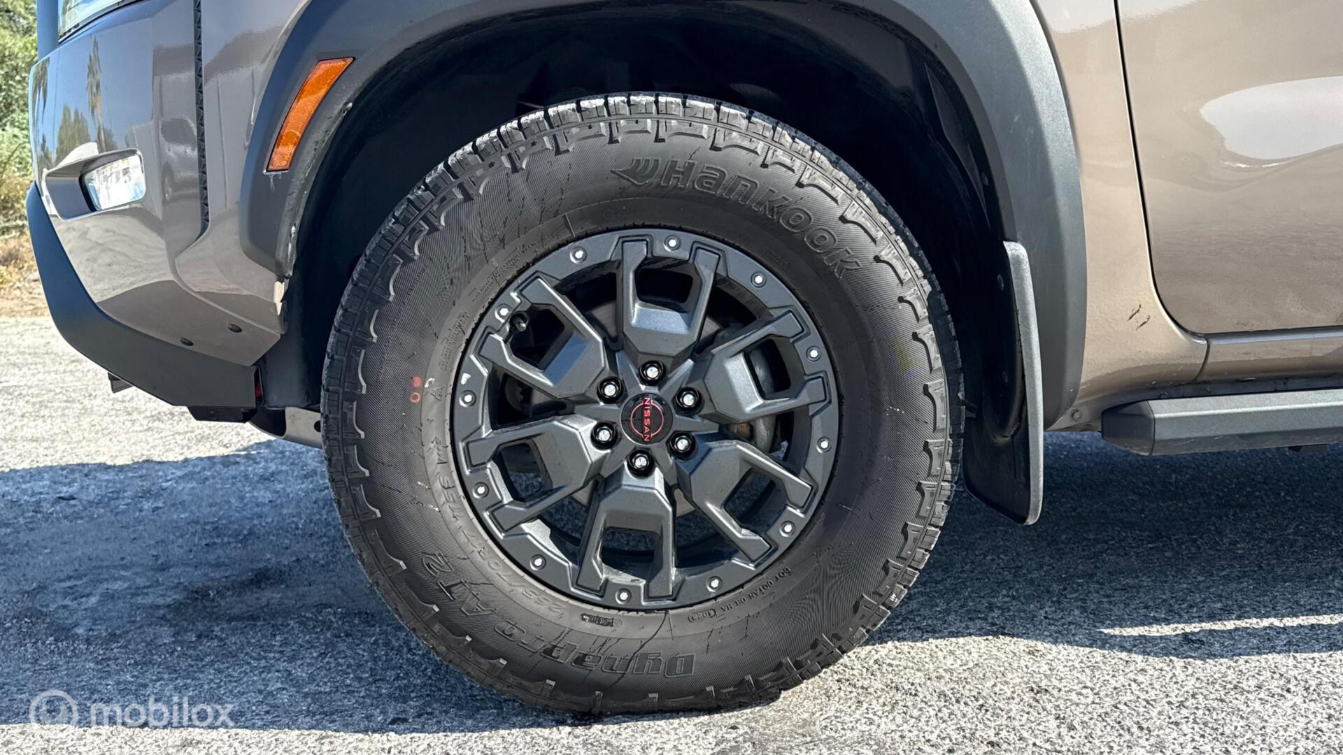 Nissan Frontier PRO-4X photo 10