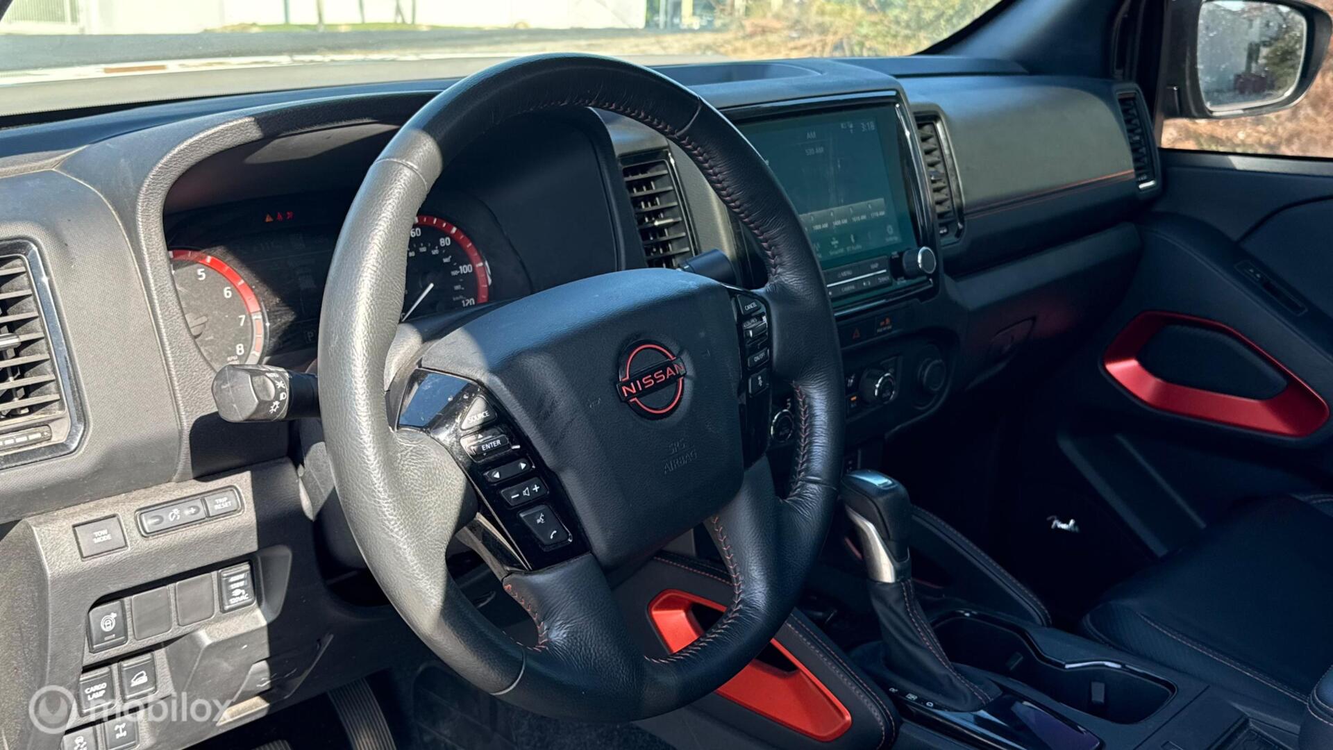 Nissan Frontier PRO-4X photo 14