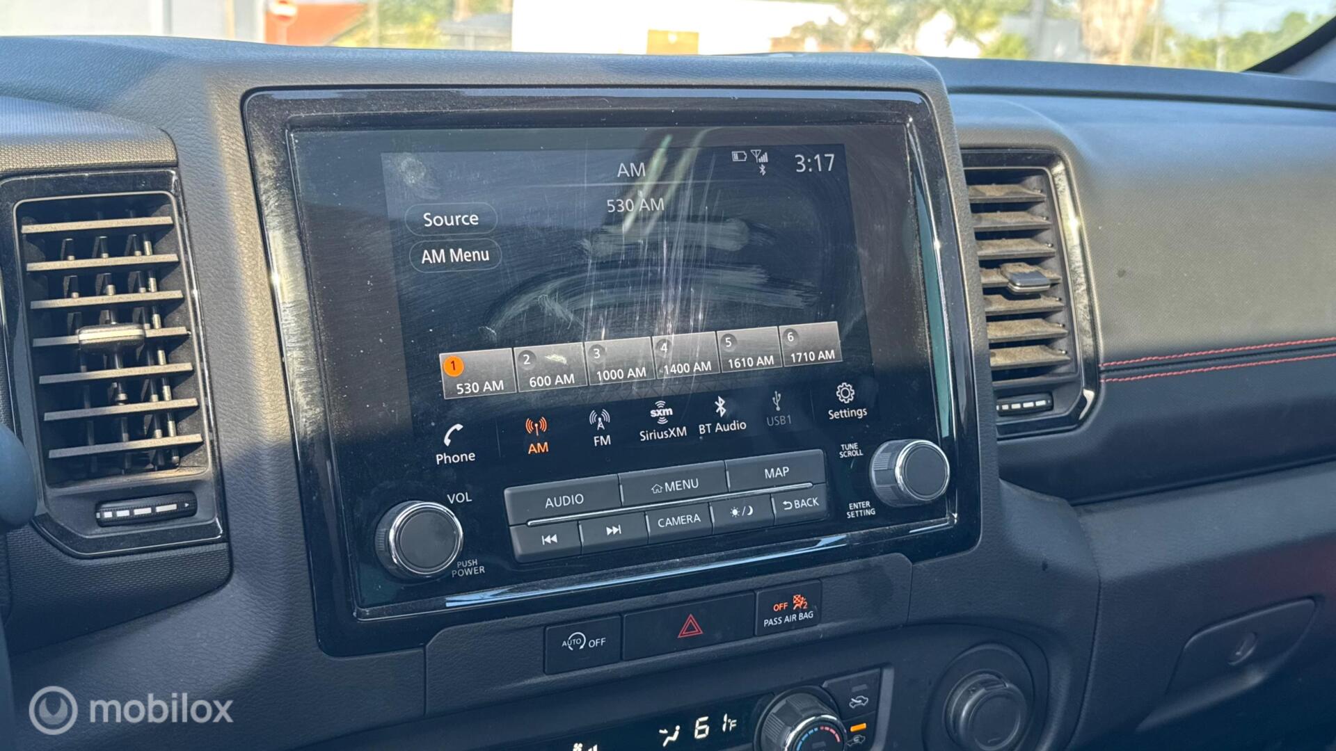 Nissan Frontier PRO-4X photo 15