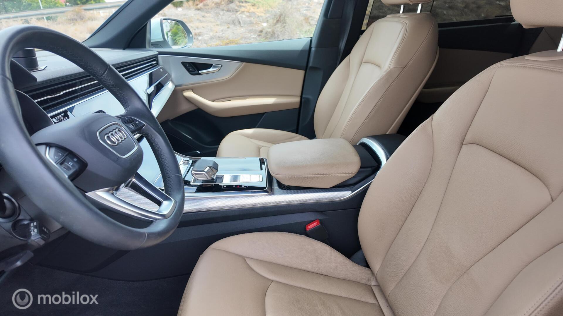 Audi Q8 photo 12