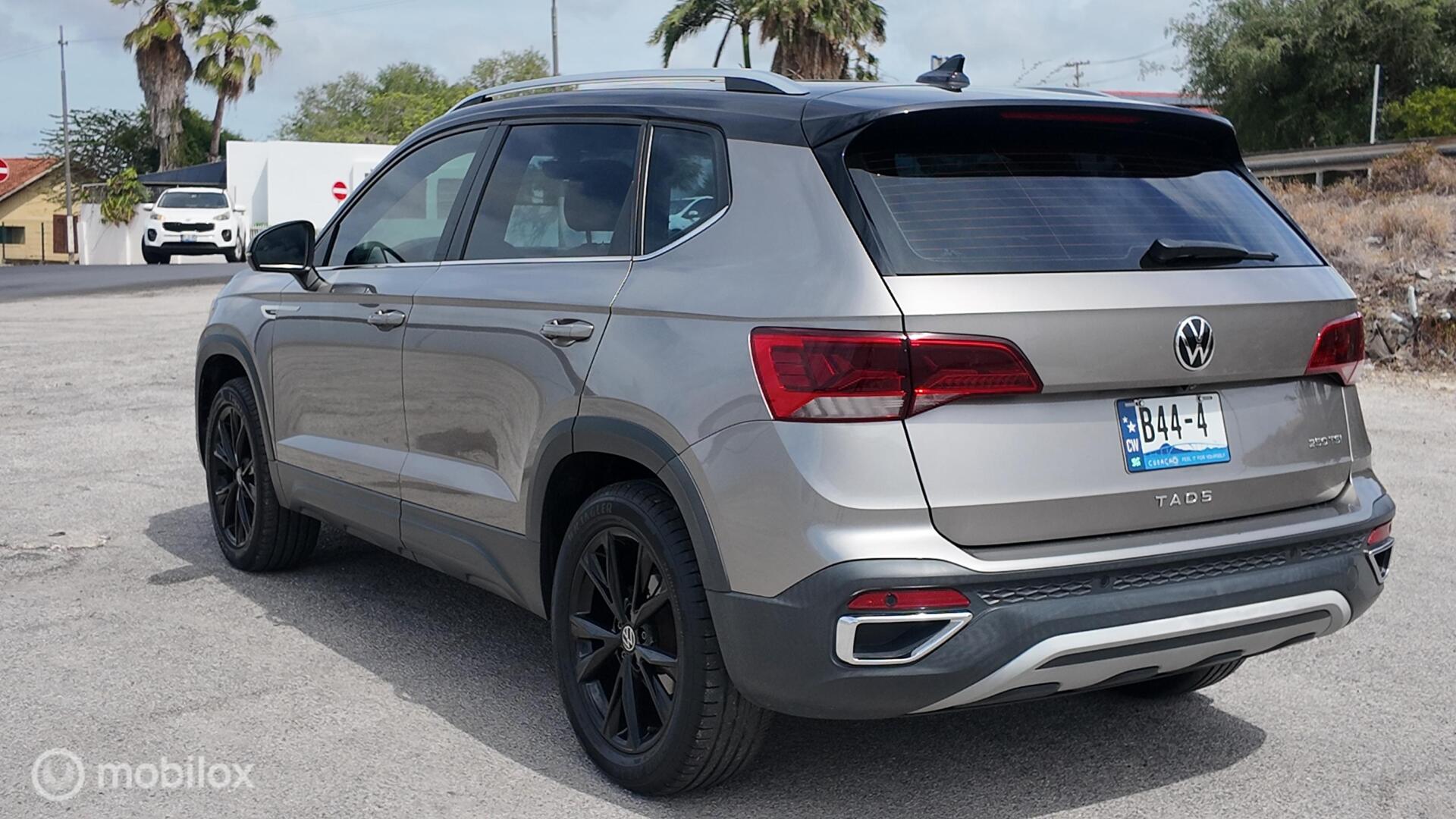 Volkswagen Taos photo 4