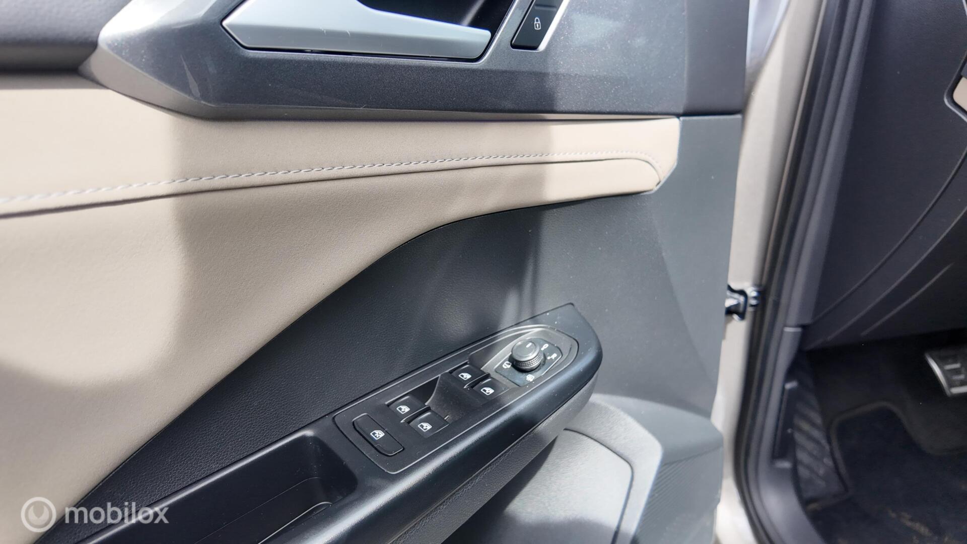 Volkswagen Taos photo 11