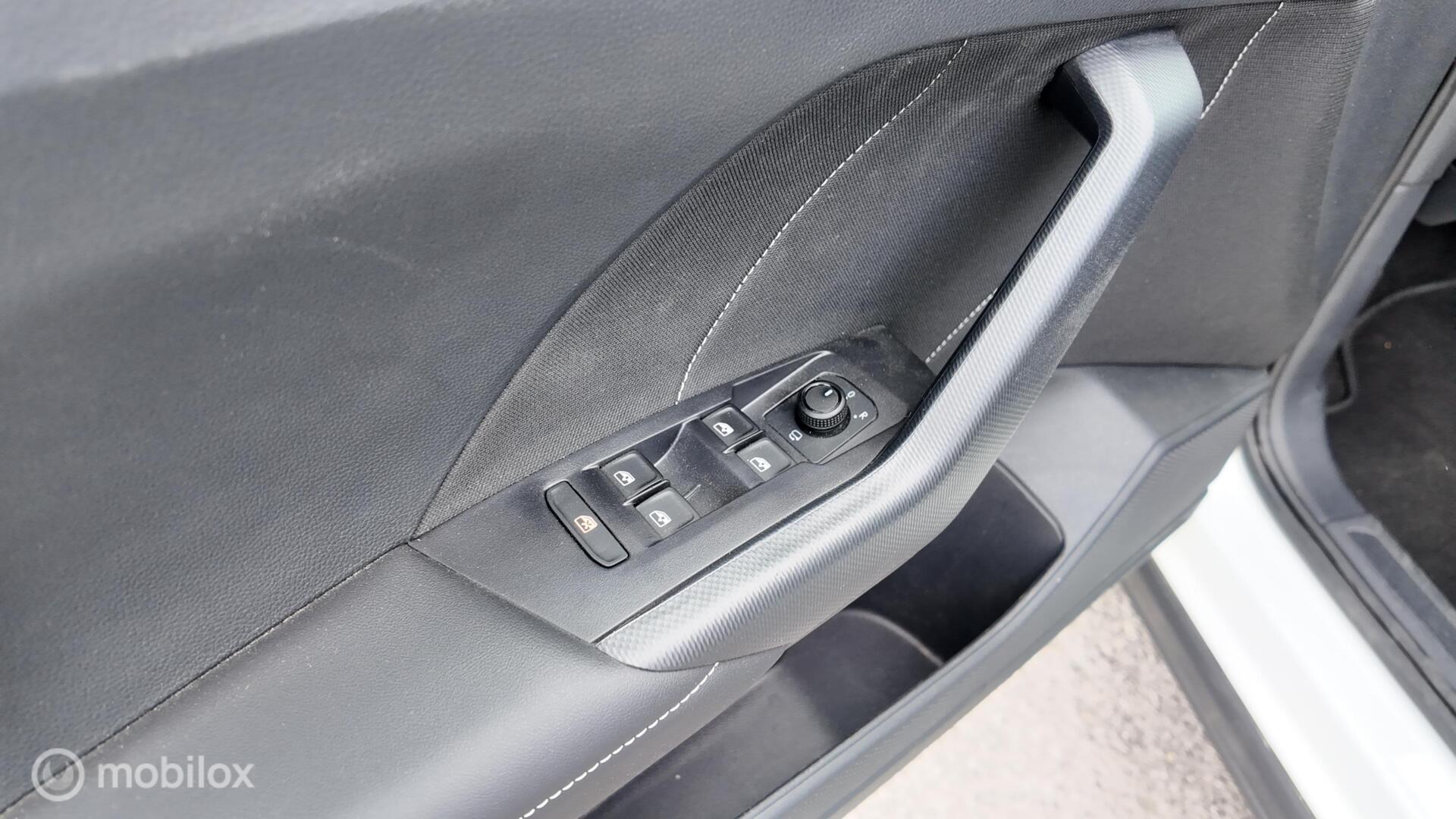 Volkswagen T-Cross photo 11