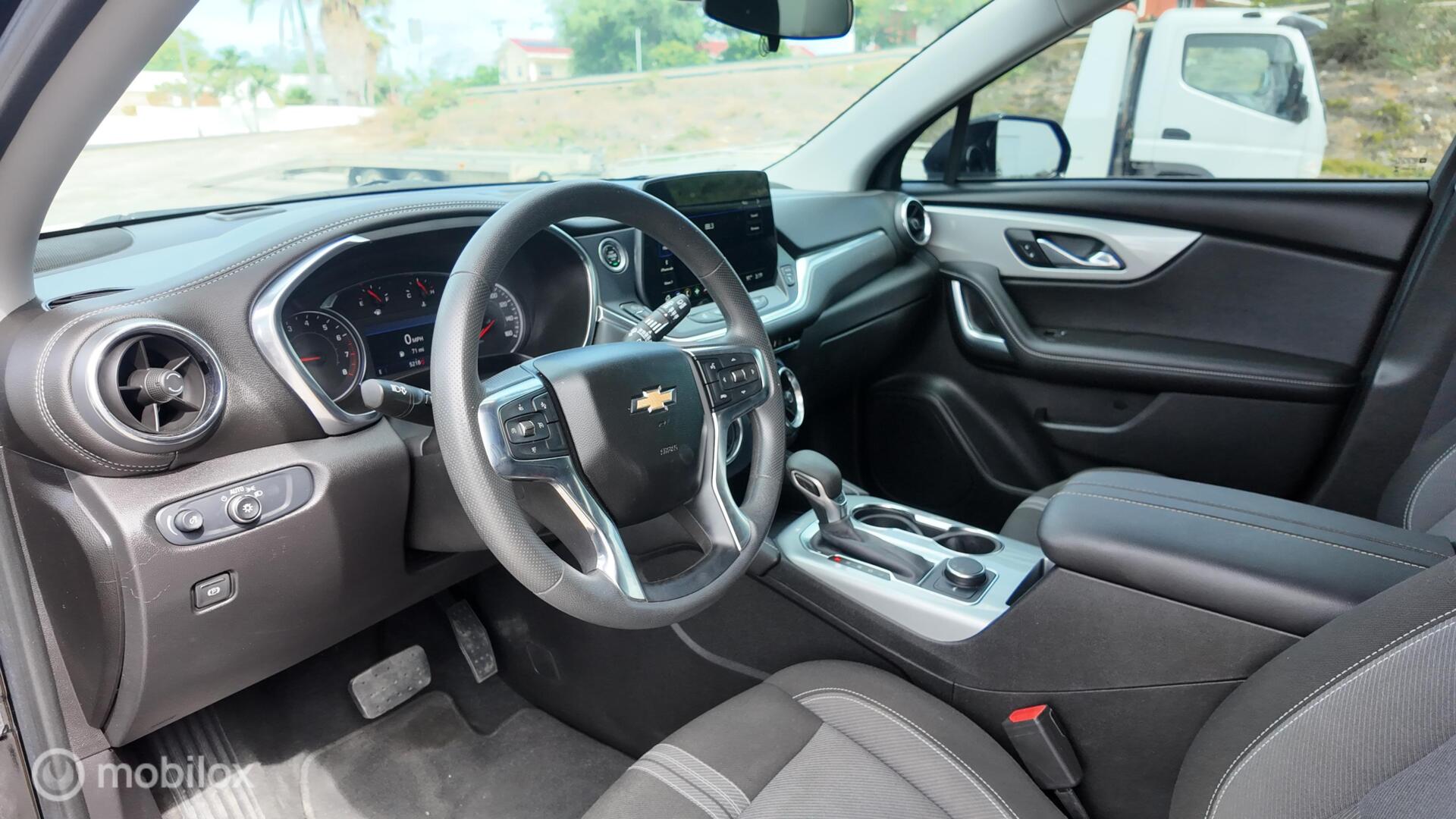 Chevrolet Blazer x photo 12