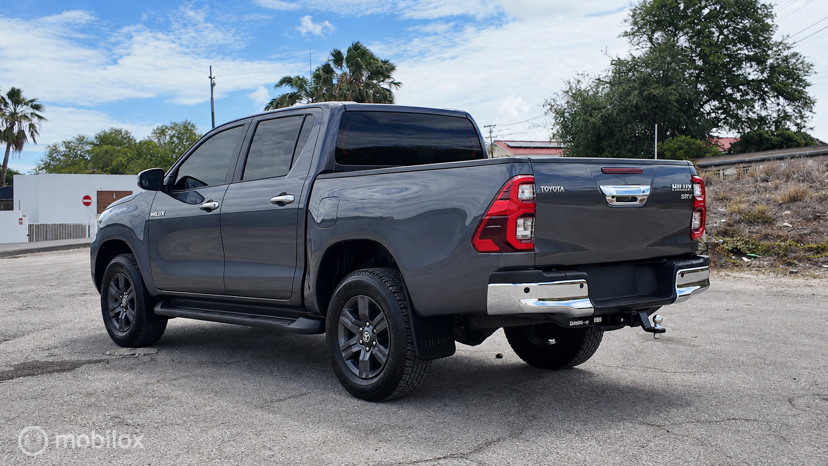Toyota Hilux SRV photo 4