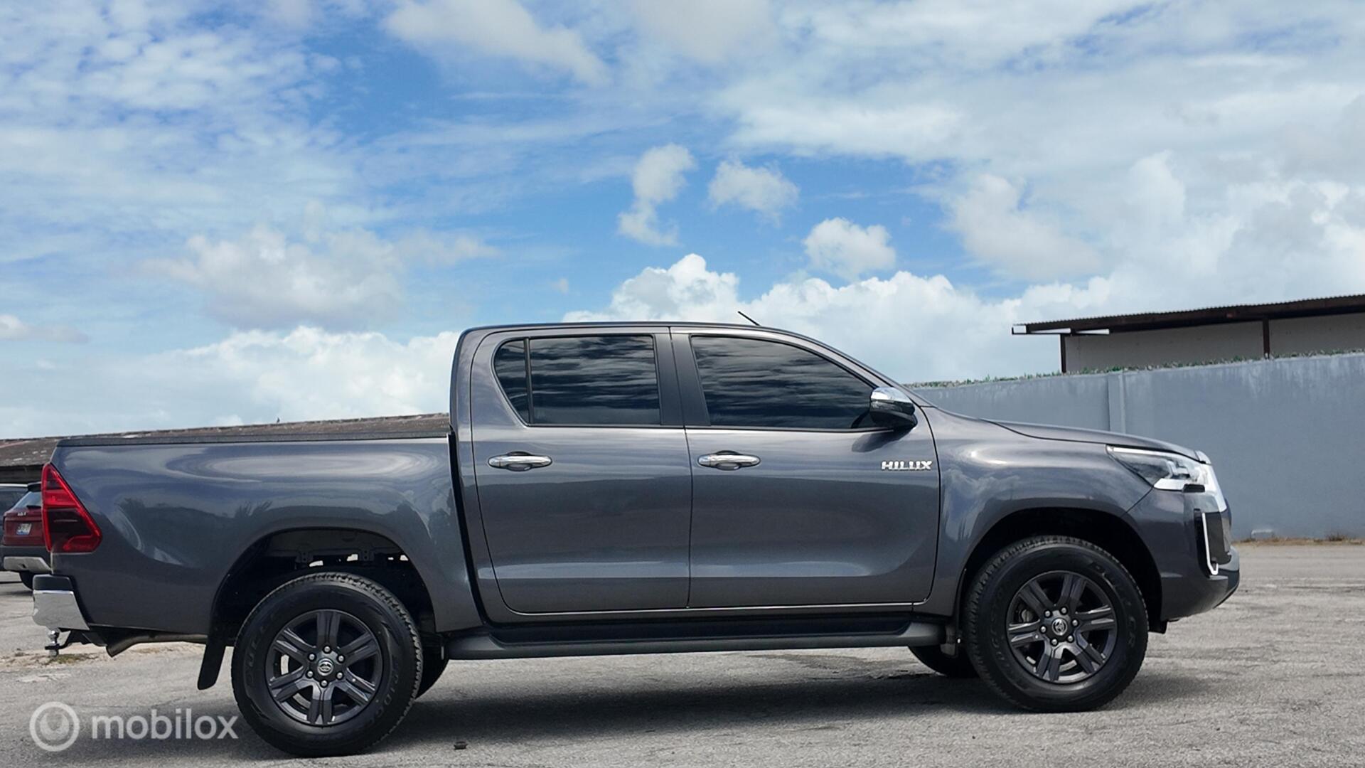 Toyota Hilux SRV photo 7