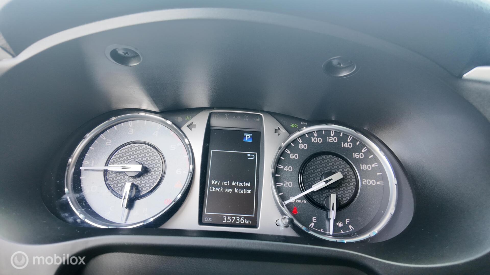 Toyota Hilux SRV photo 14