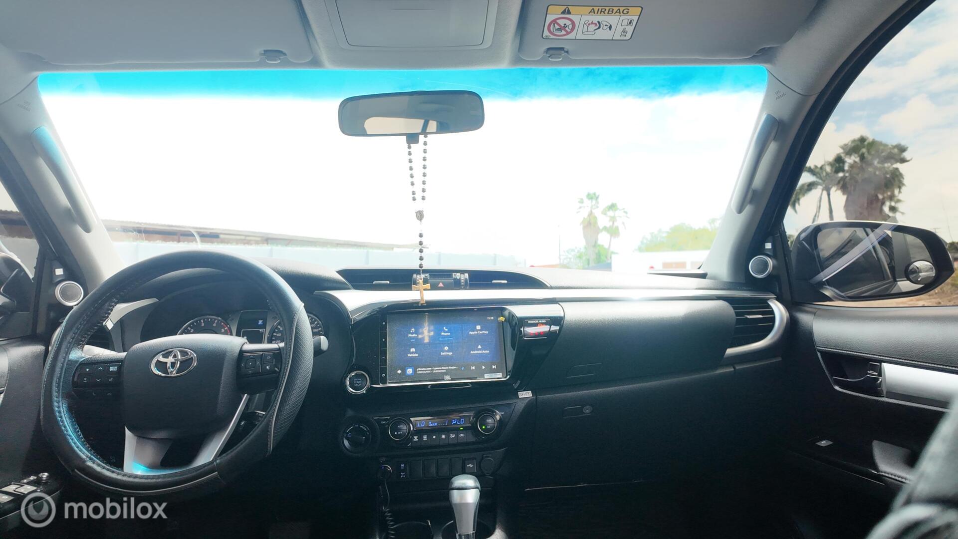 Toyota Hilux SRV photo 19