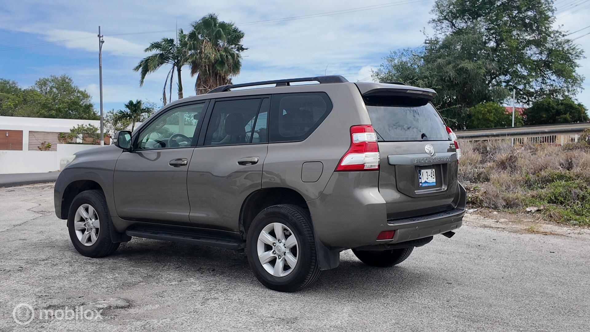 Toyota Land Cruiser Prado photo 4
