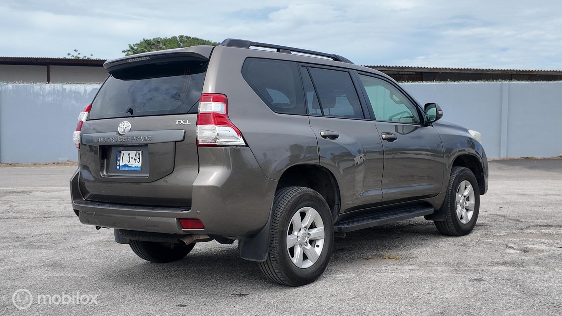 Toyota Land Cruiser Prado photo 6