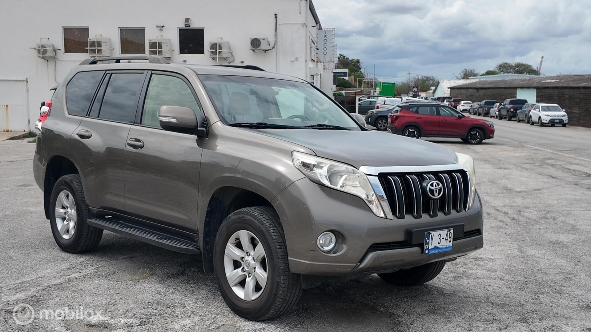 Toyota Land Cruiser Prado photo 8