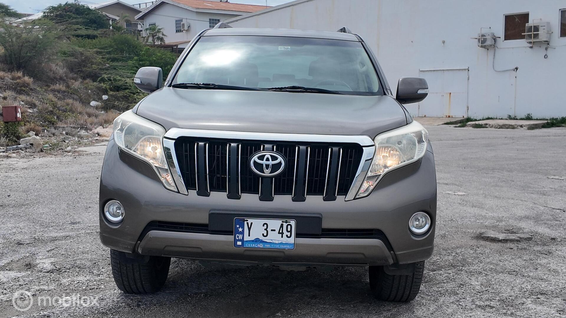 Toyota Land Cruiser Prado photo 9