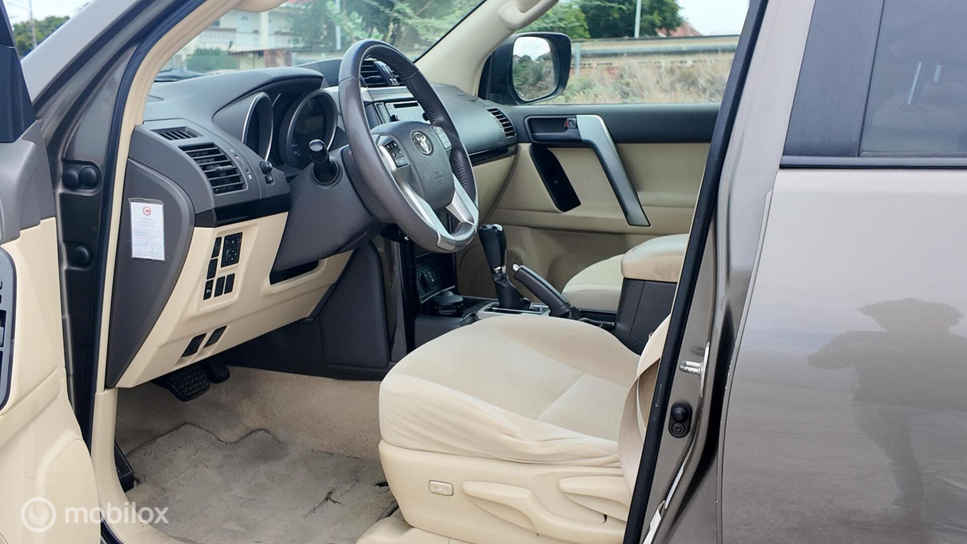Toyota Land Cruiser Prado photo 11