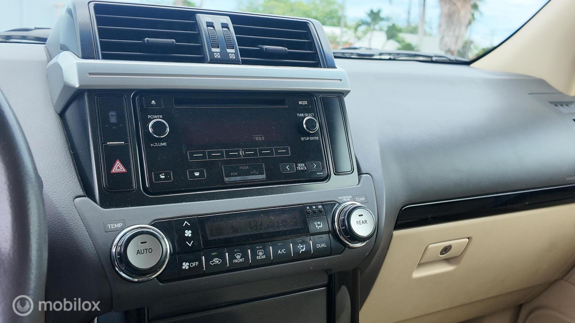 Toyota Land Cruiser Prado photo 16