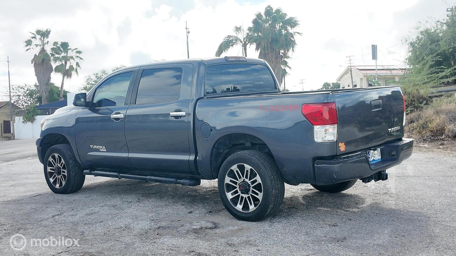 Toyota Tundra SR5 photo 4