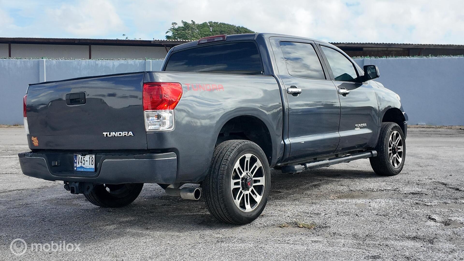 Toyota Tundra SR5 photo 6