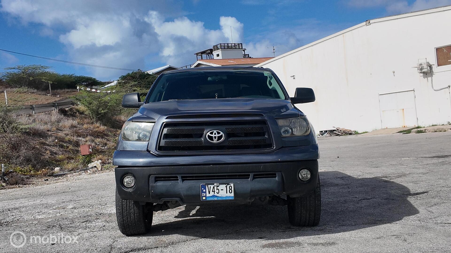 Toyota Tundra SR5 photo 9