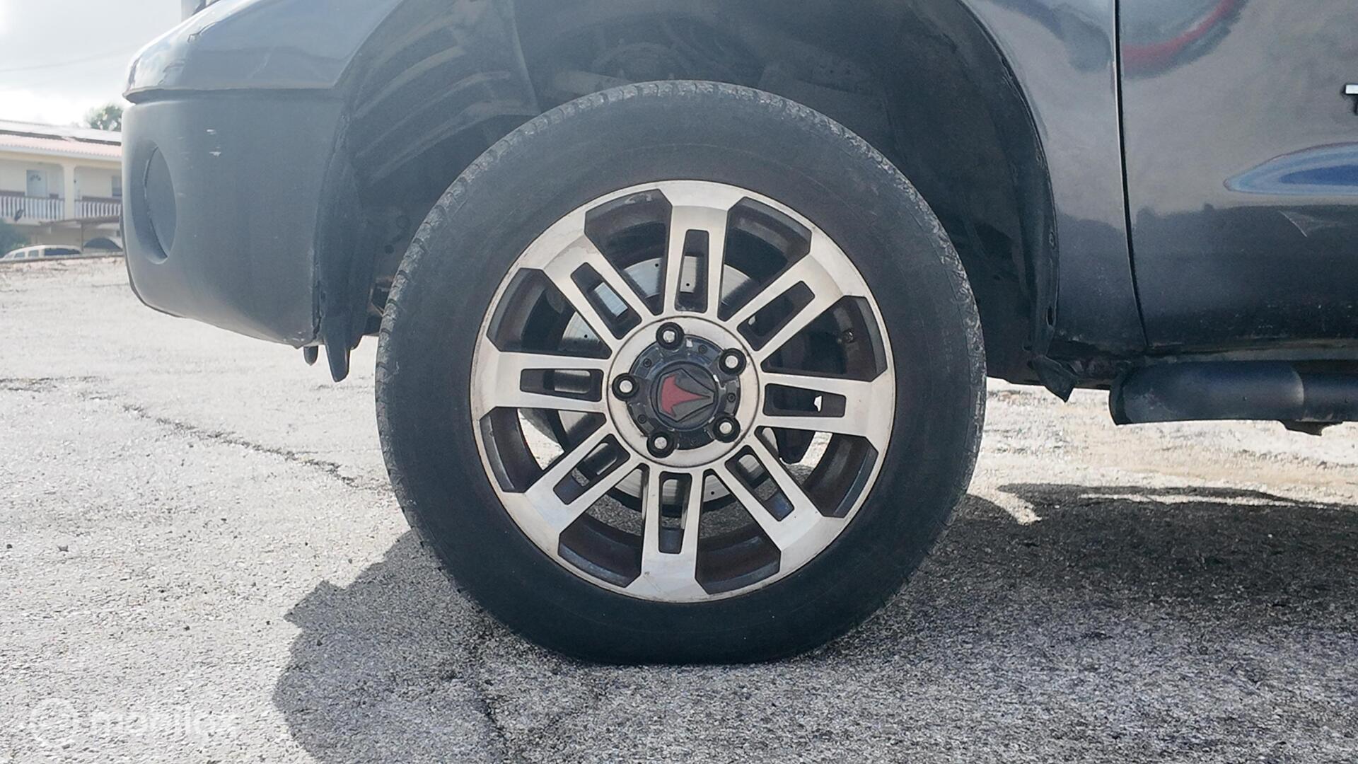 Toyota Tundra SR5 photo 10