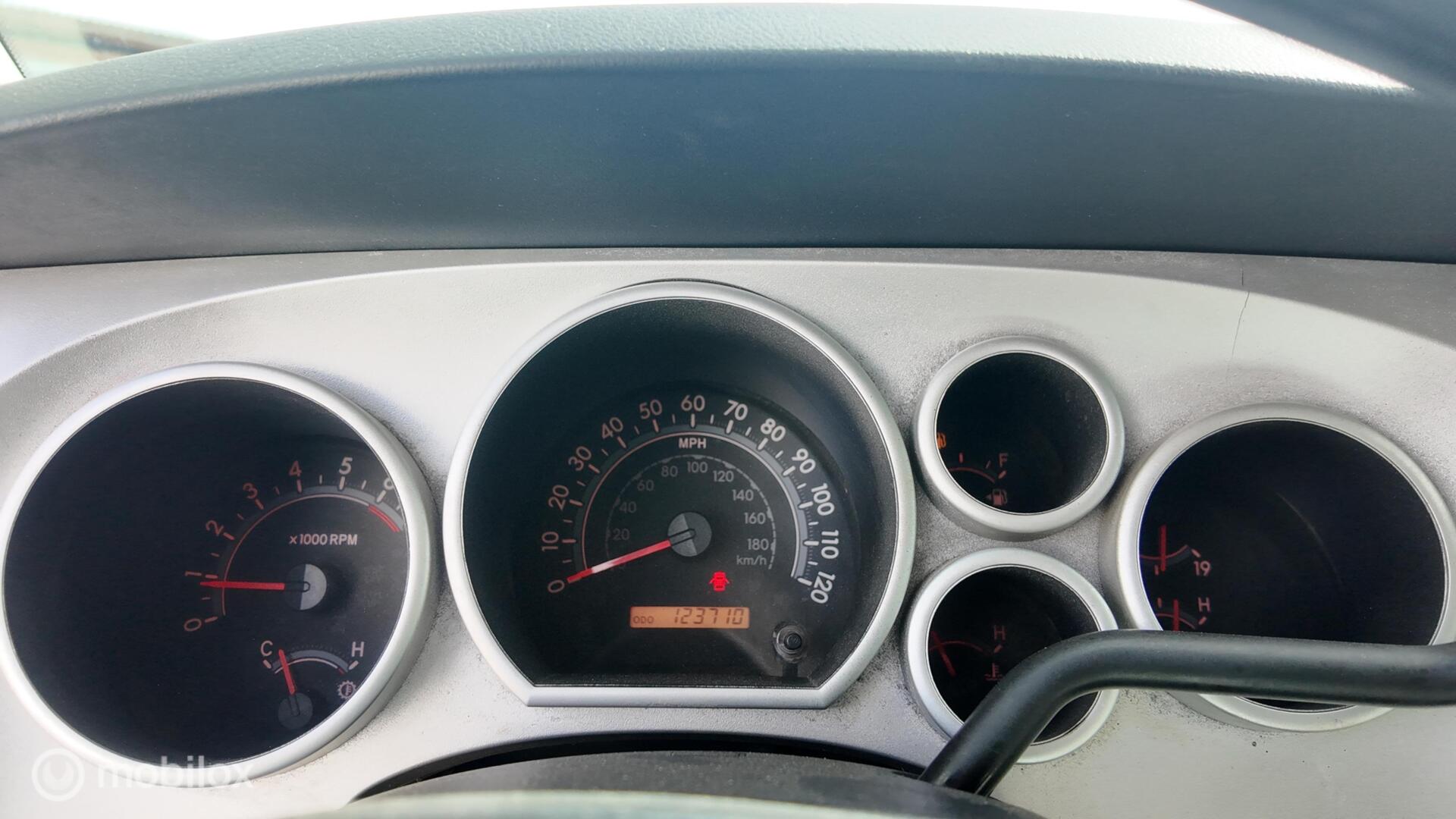 Toyota Tundra SR5 photo 15