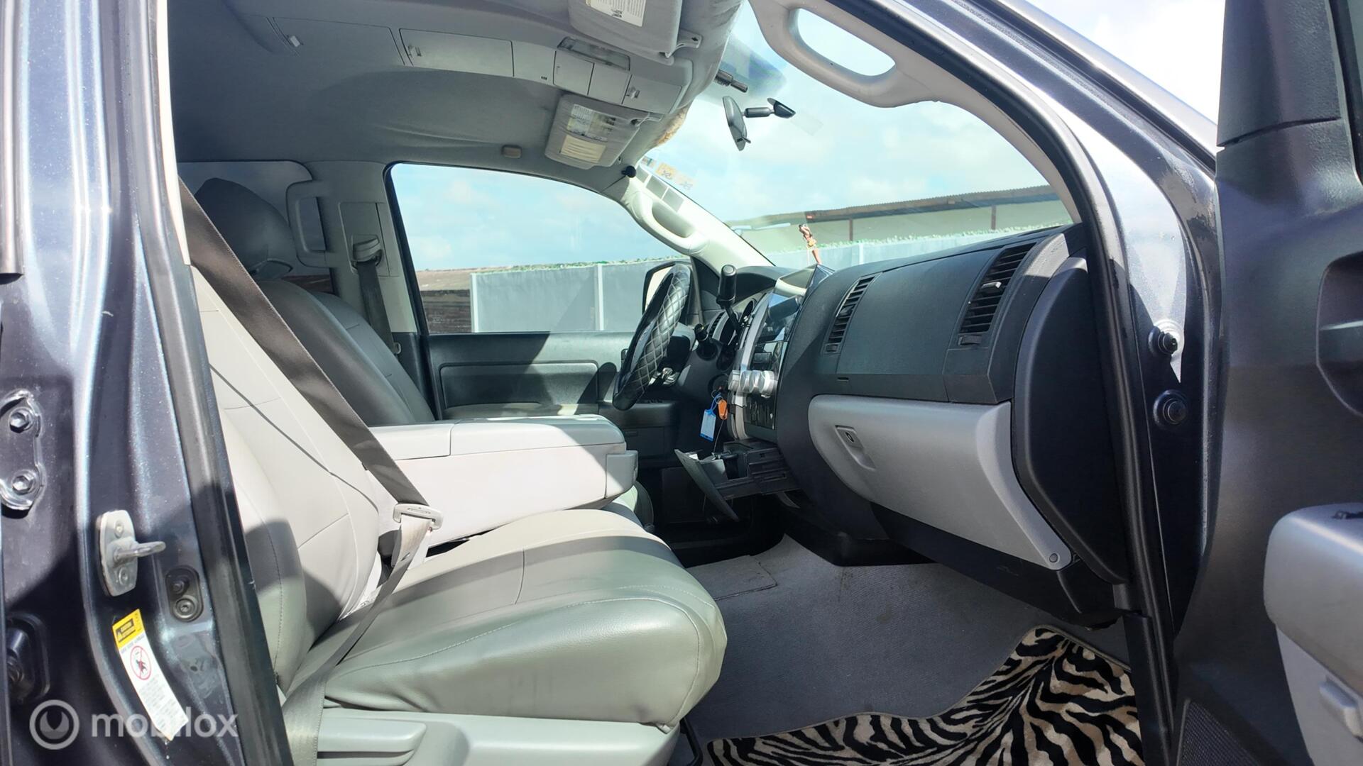 Toyota Tundra SR5 photo 20