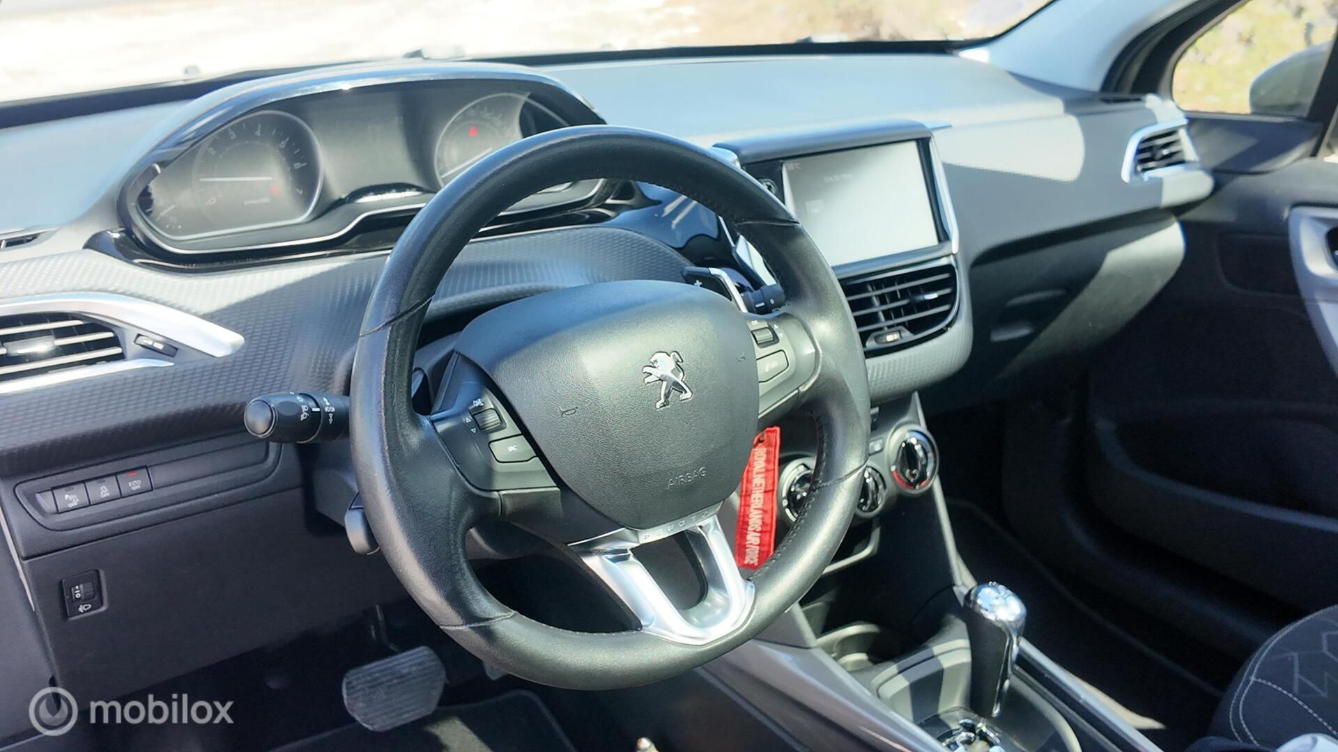 Peugeot 2008 photo 10