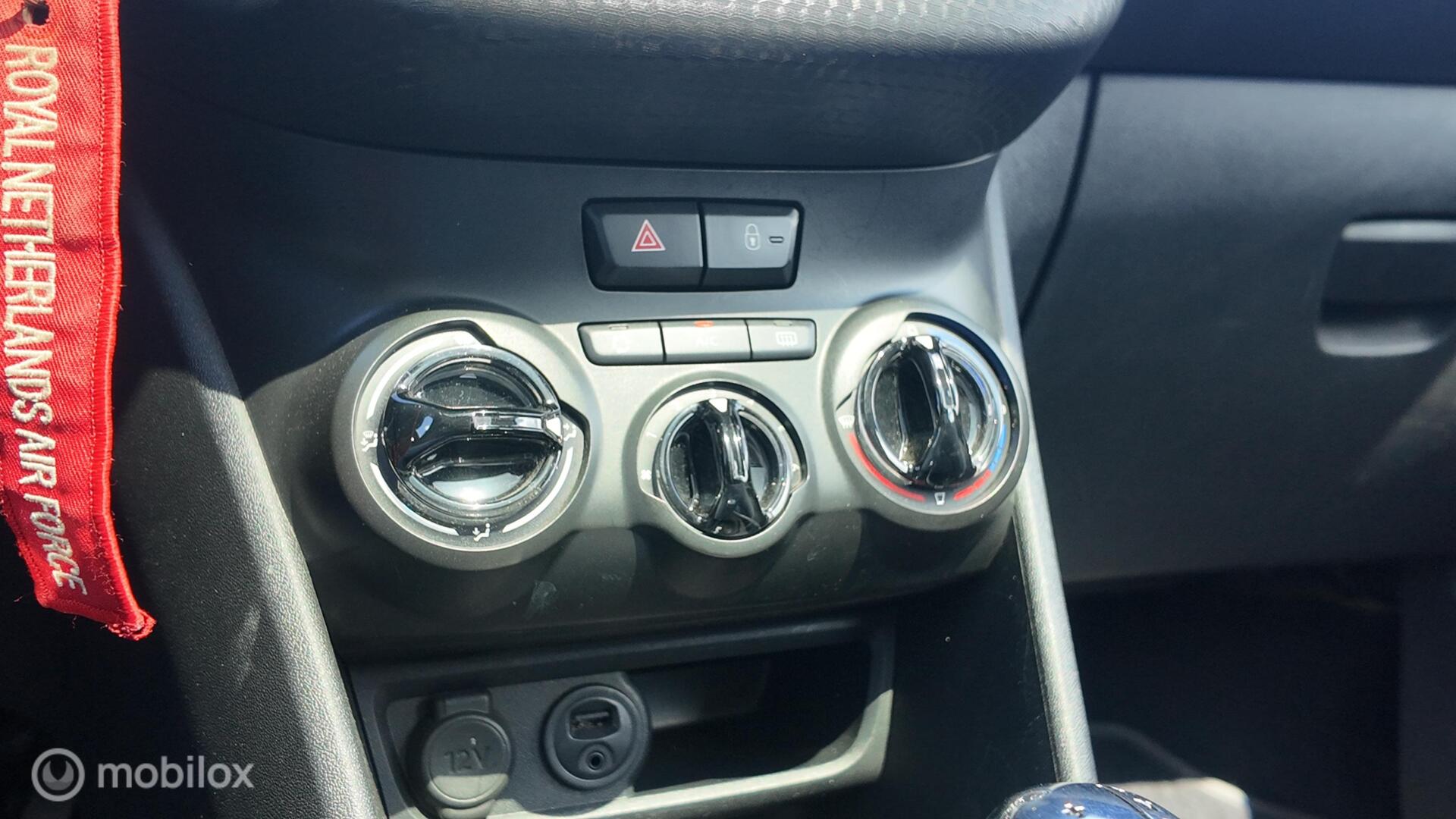 Peugeot 2008 photo 16