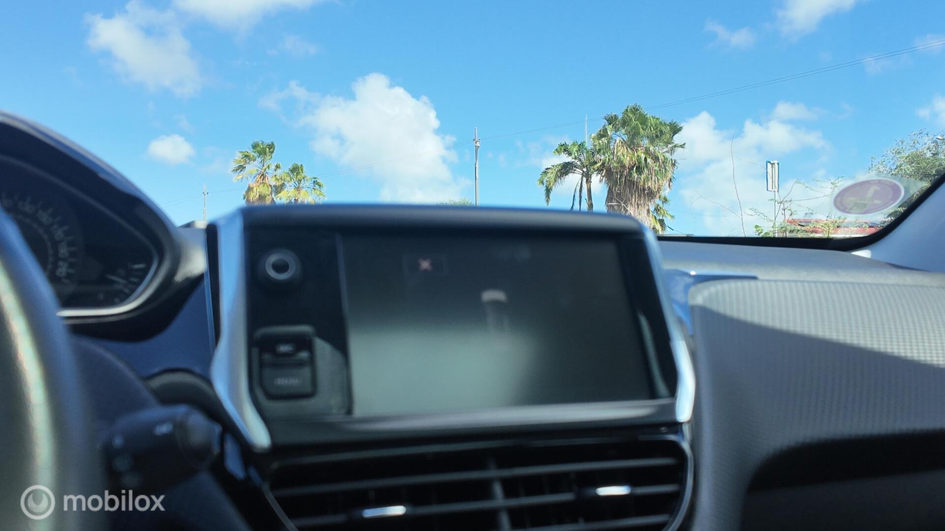 Peugeot 2008 photo 18