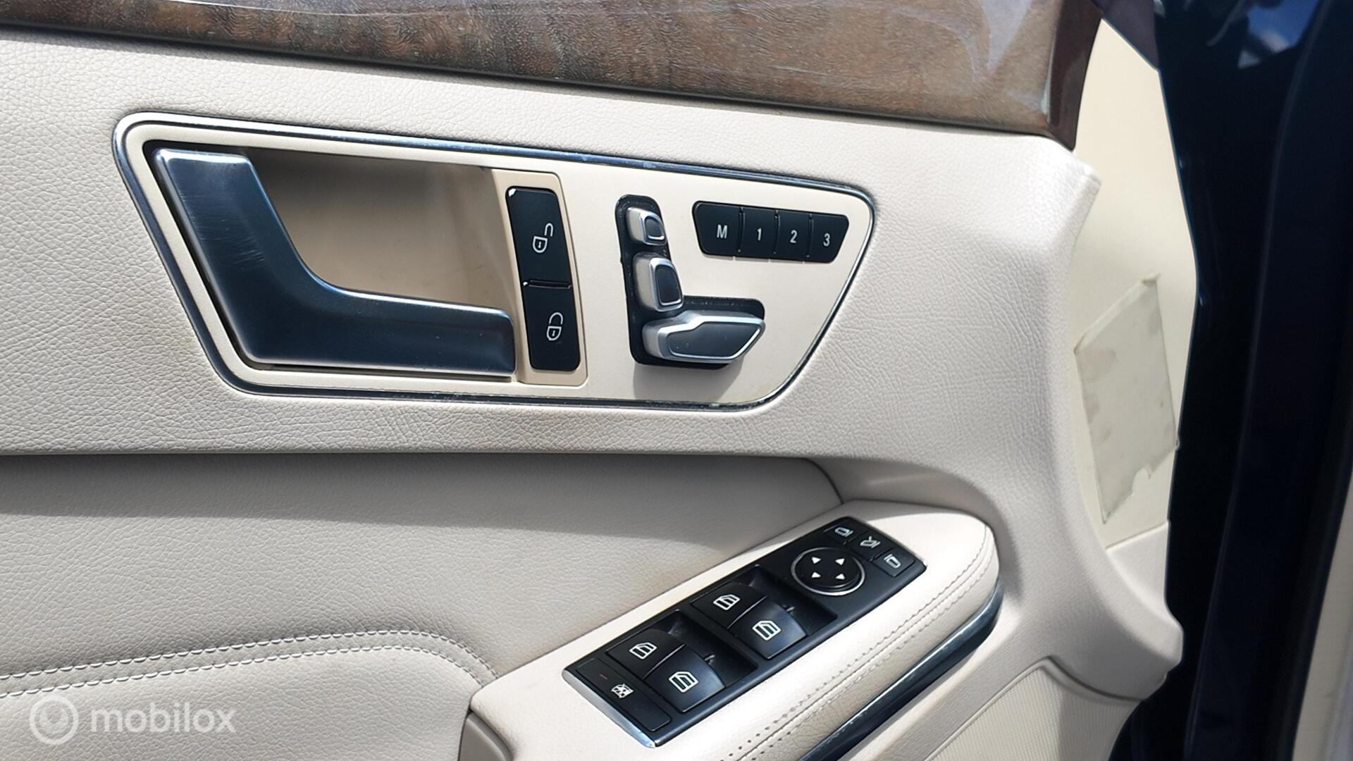 Mercedes-Benz E350 photo 14