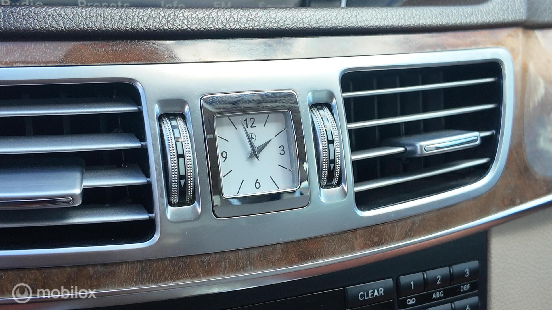 Mercedes-Benz E350 photo 18