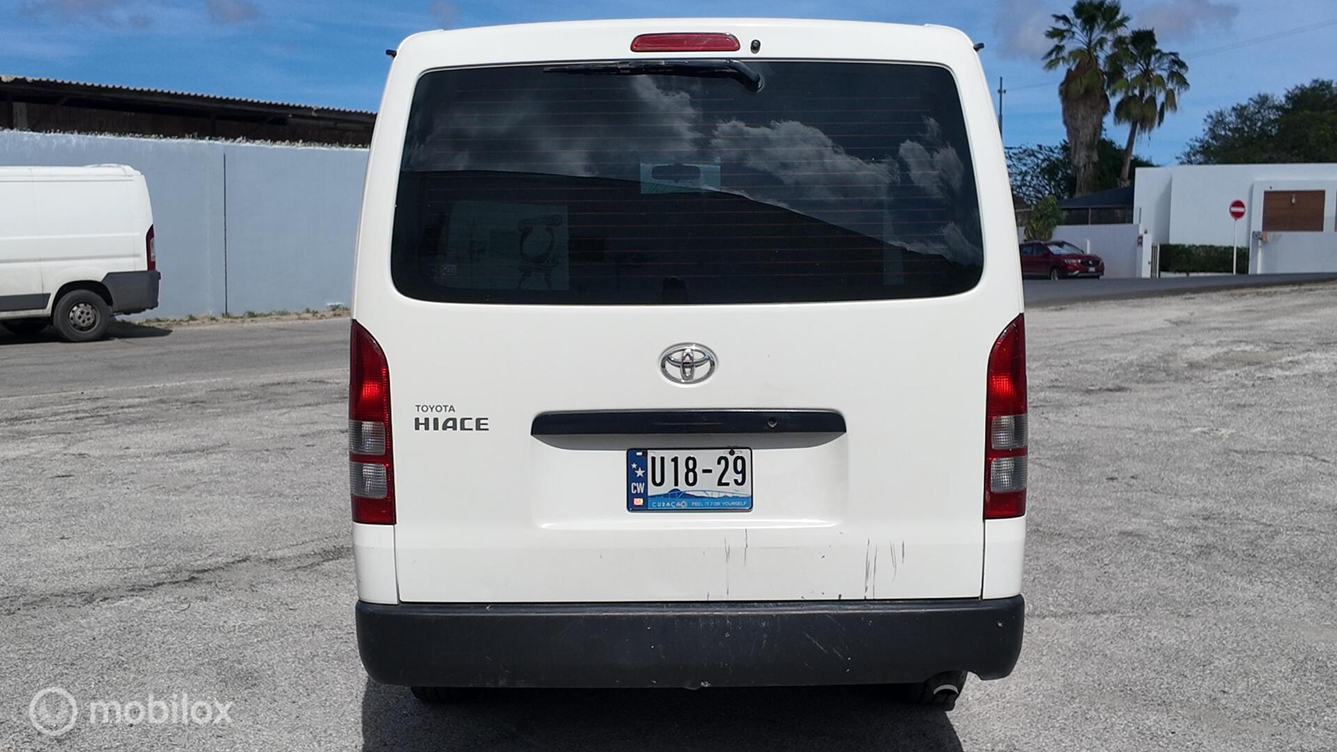 Toyota Hiace photo 5