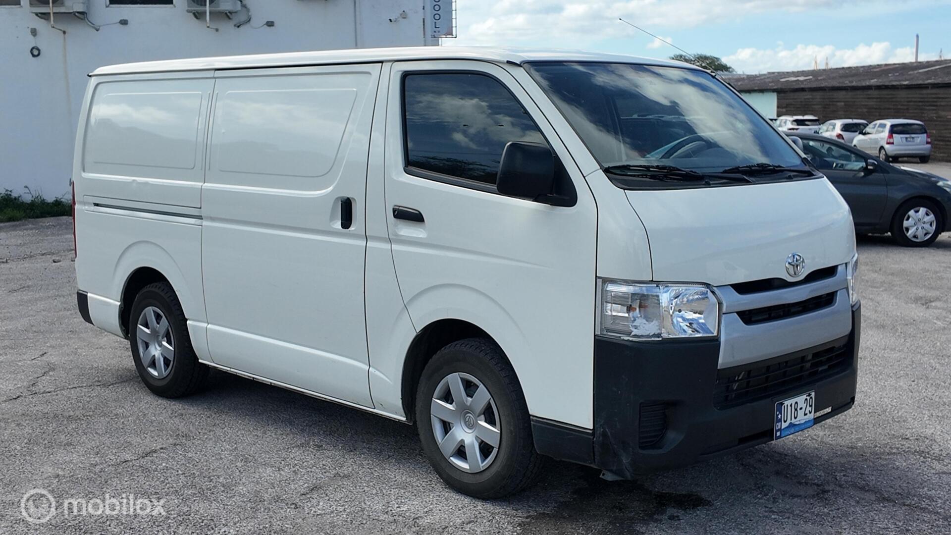 Toyota Hiace photo 8