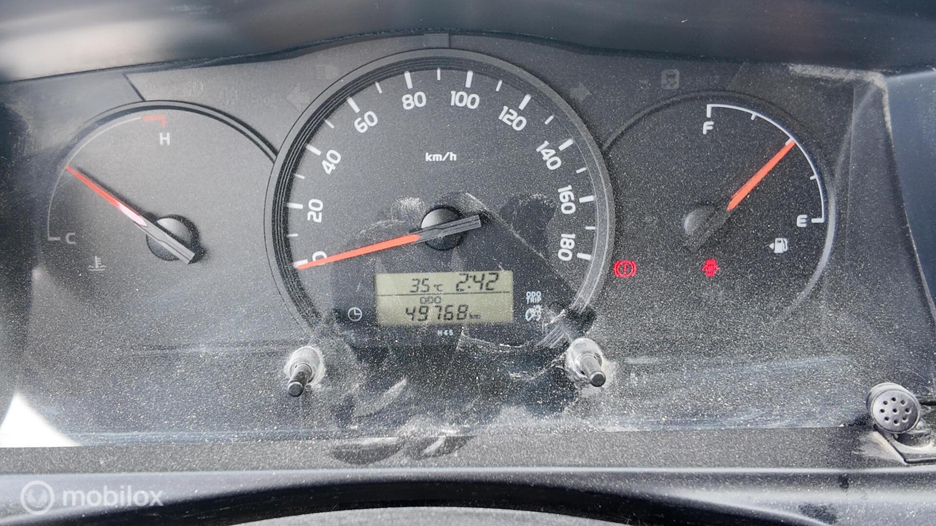 Toyota Hiace photo 14