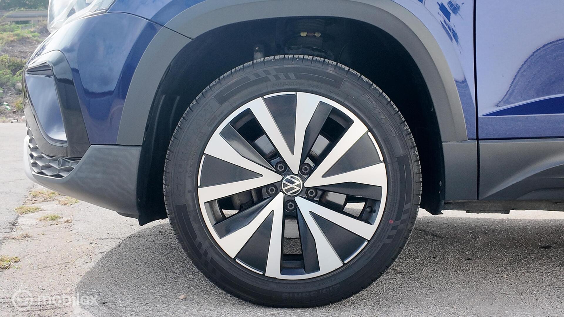 Volkswagen Taos photo 10