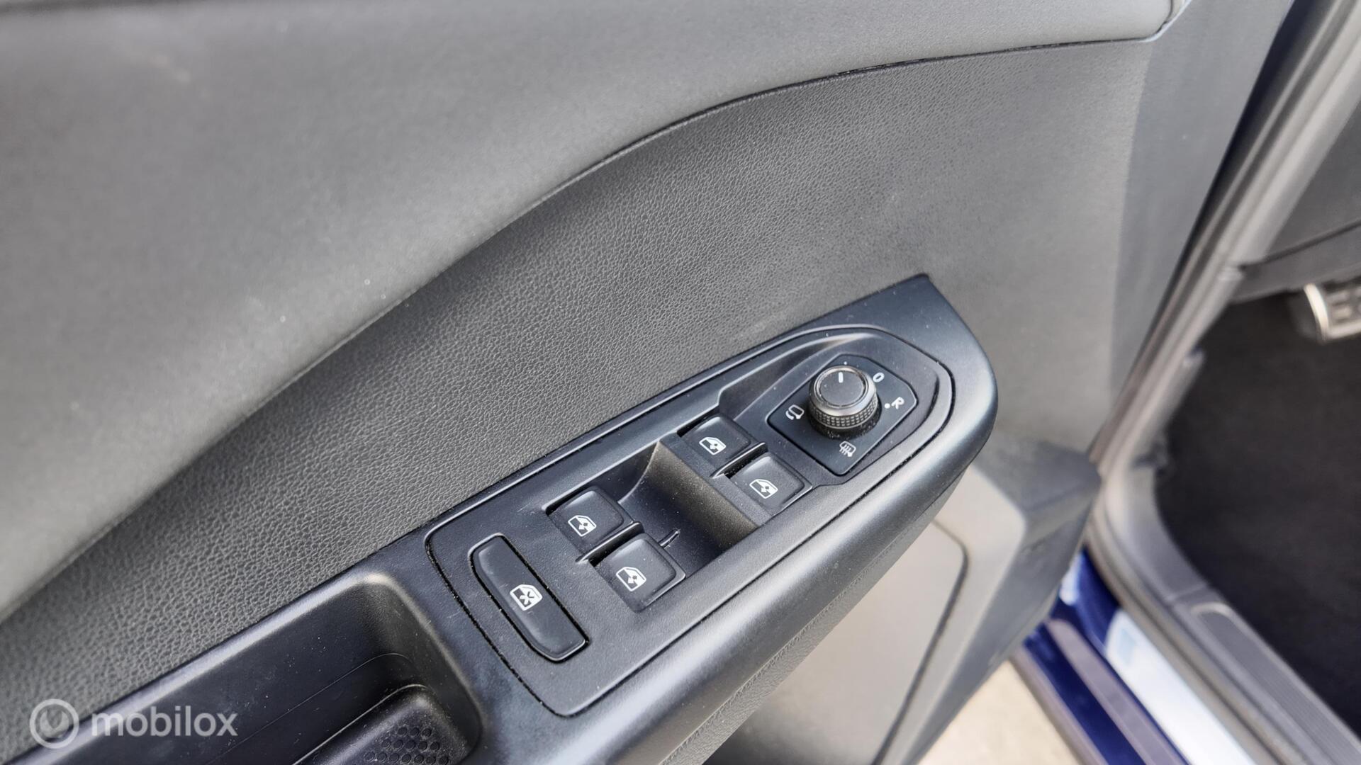 Volkswagen Taos photo 11