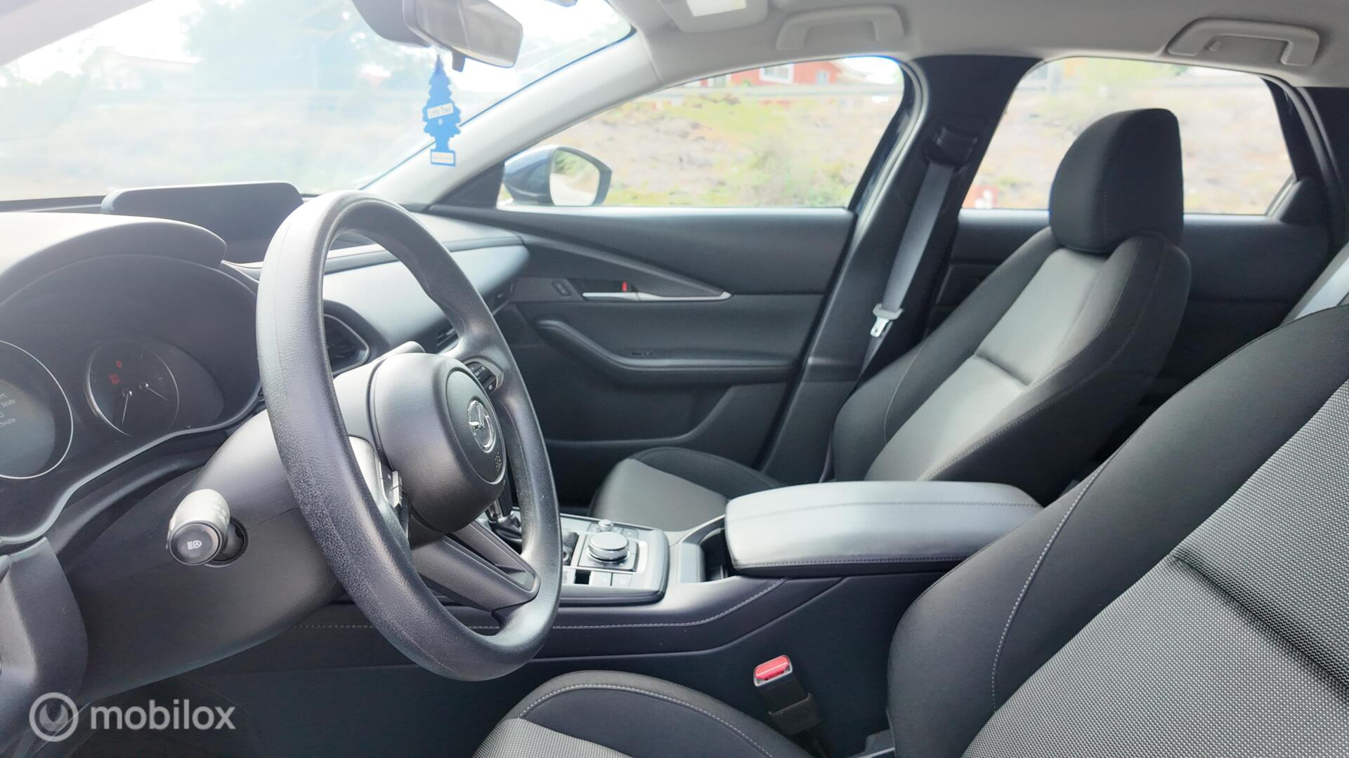 Mazda CX-30 photo 12