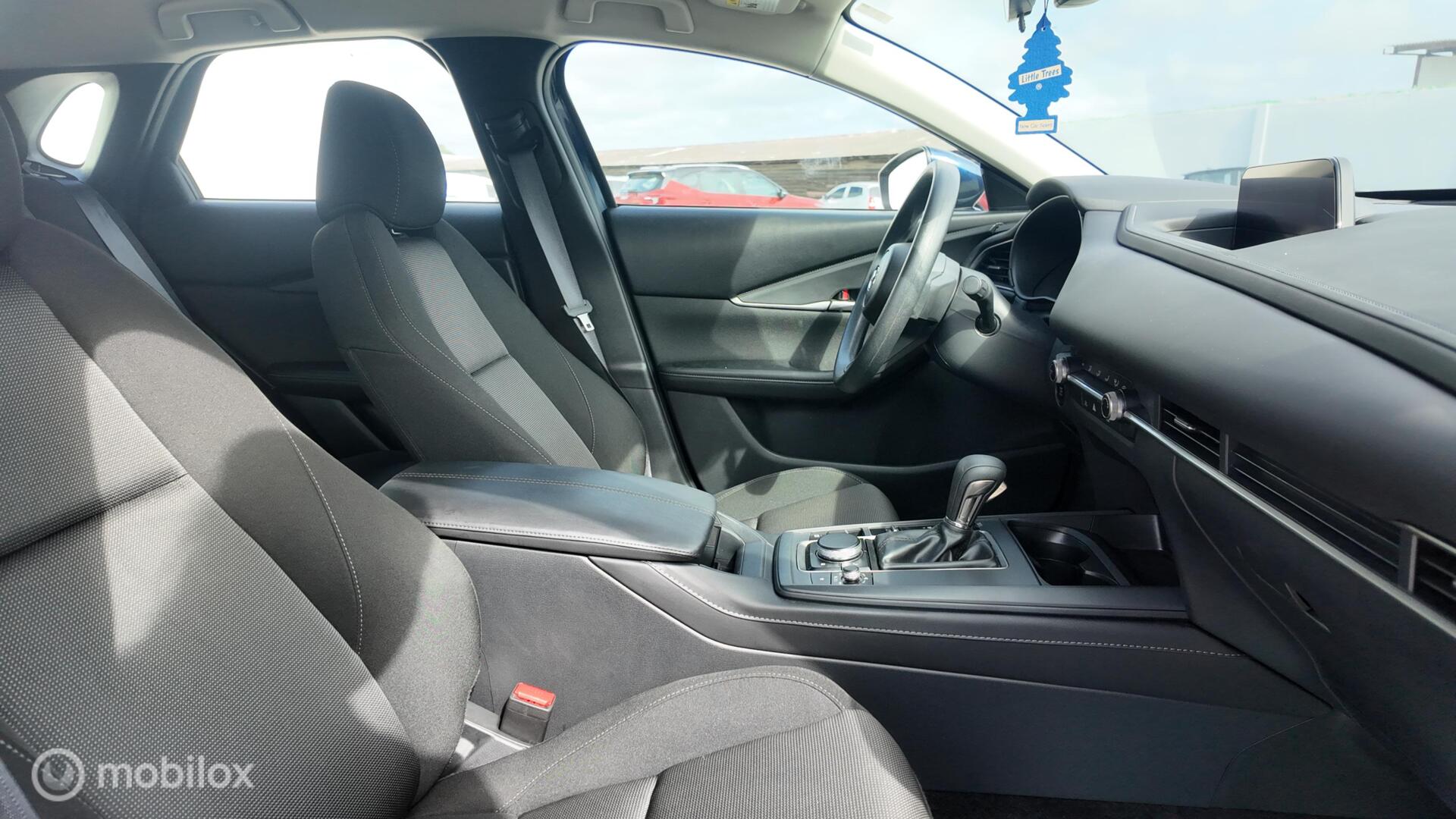 Mazda CX-30 photo 18
