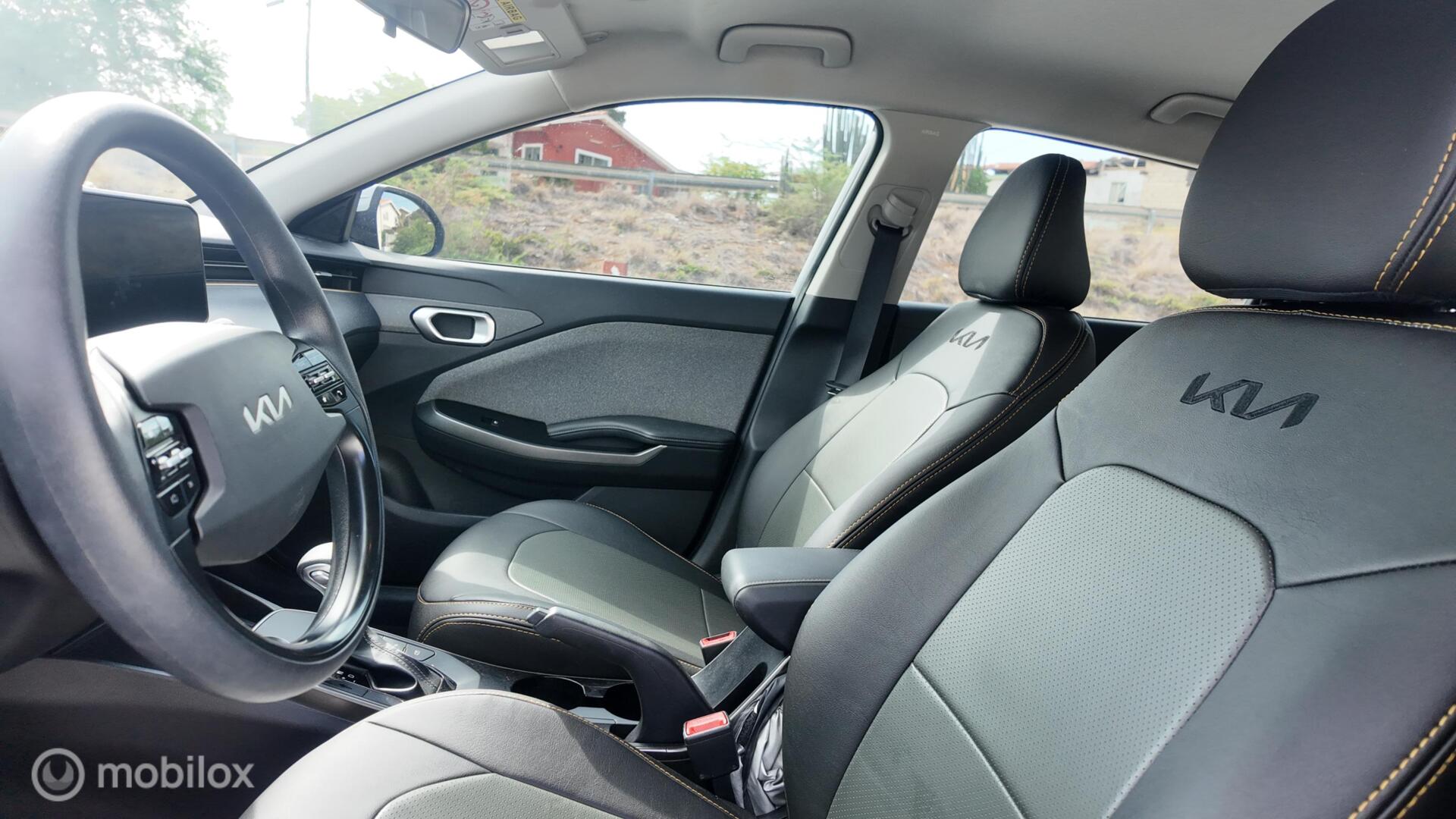 Kia K3 photo 12