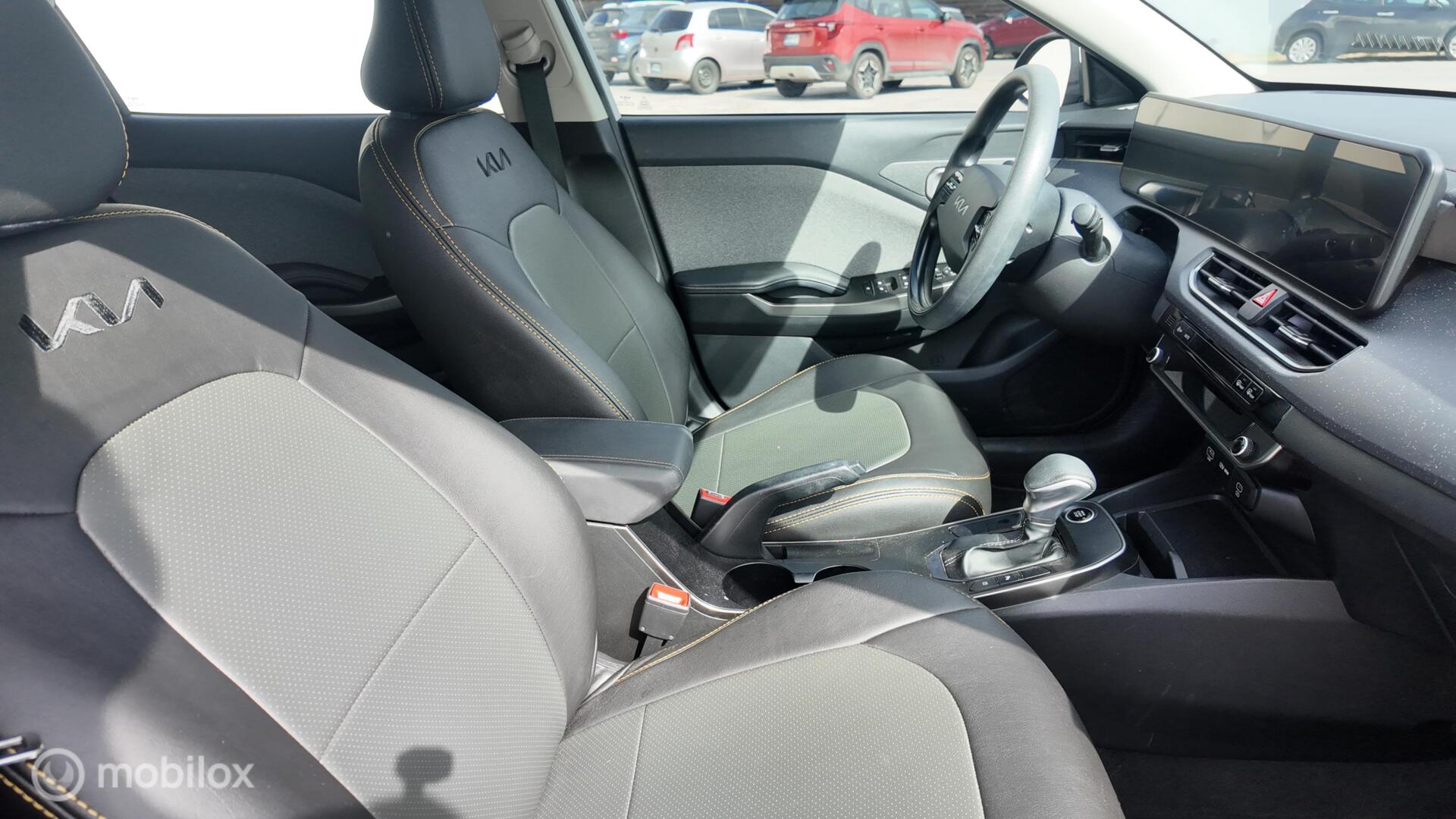Kia K3 photo 18
