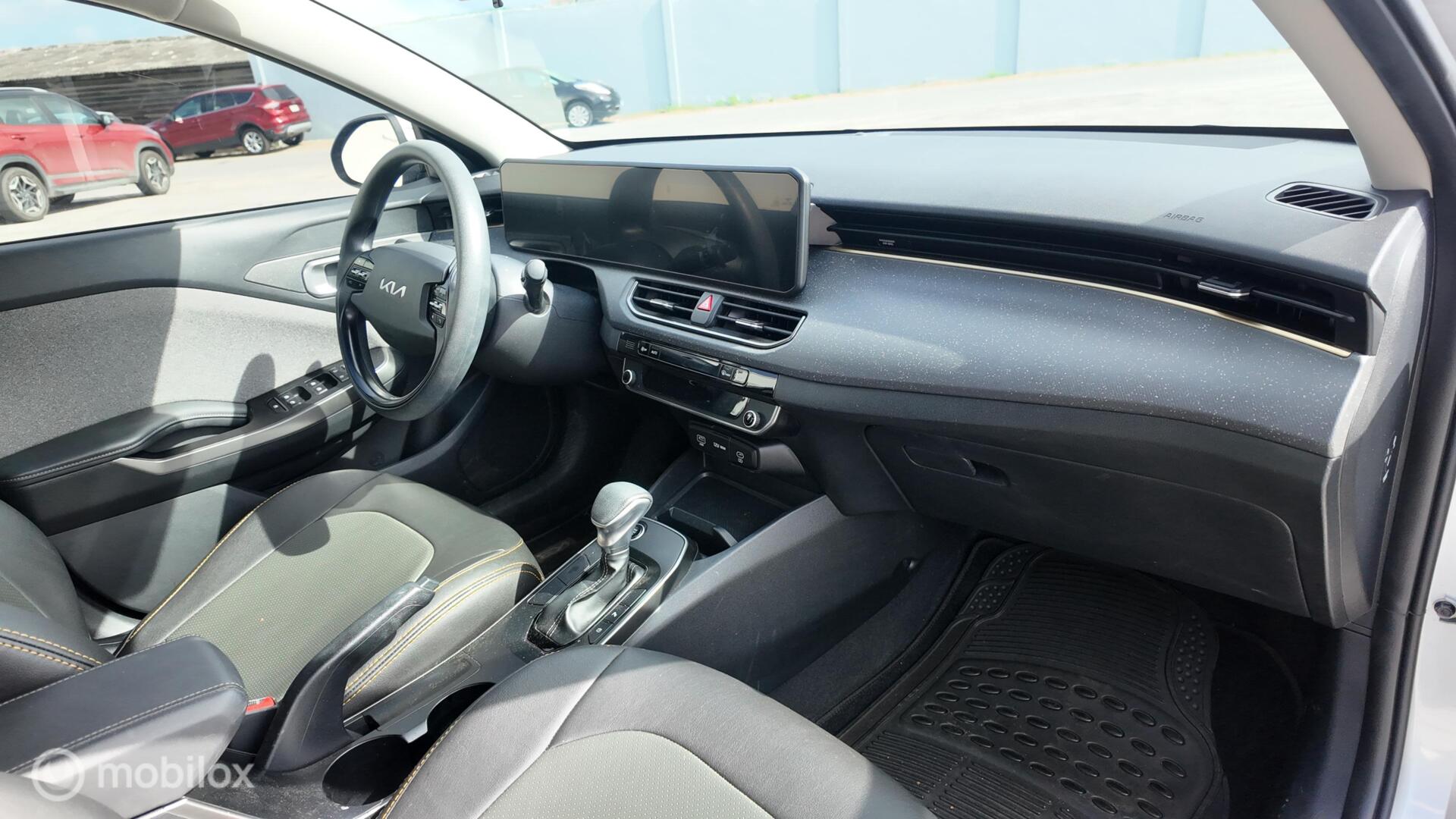 Kia K3 photo 19