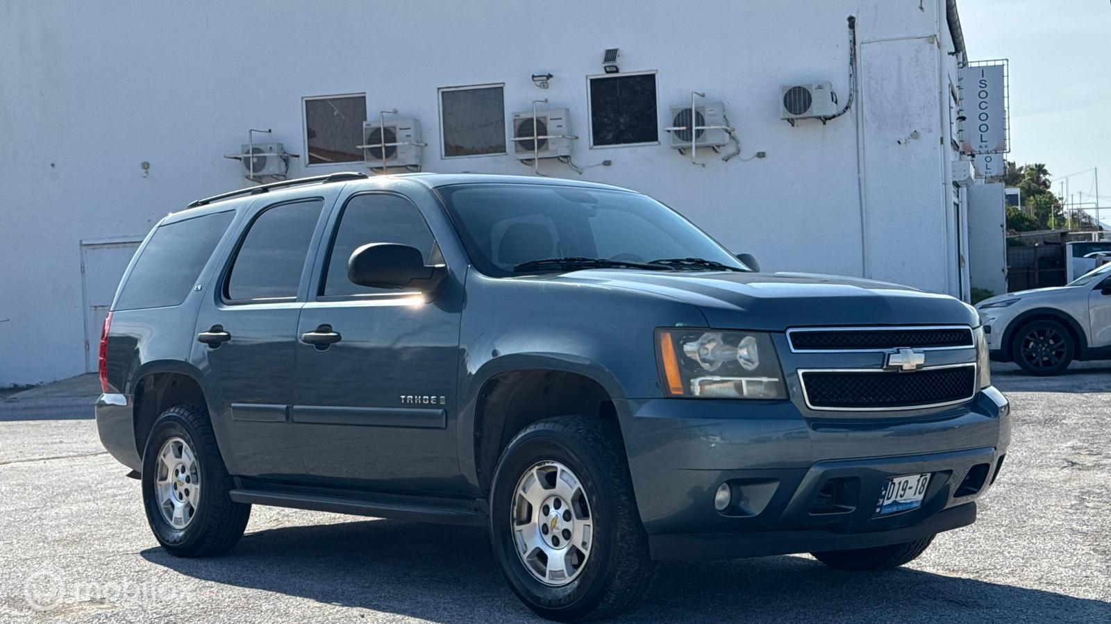 Chevrolet Tahoe LS photo 8