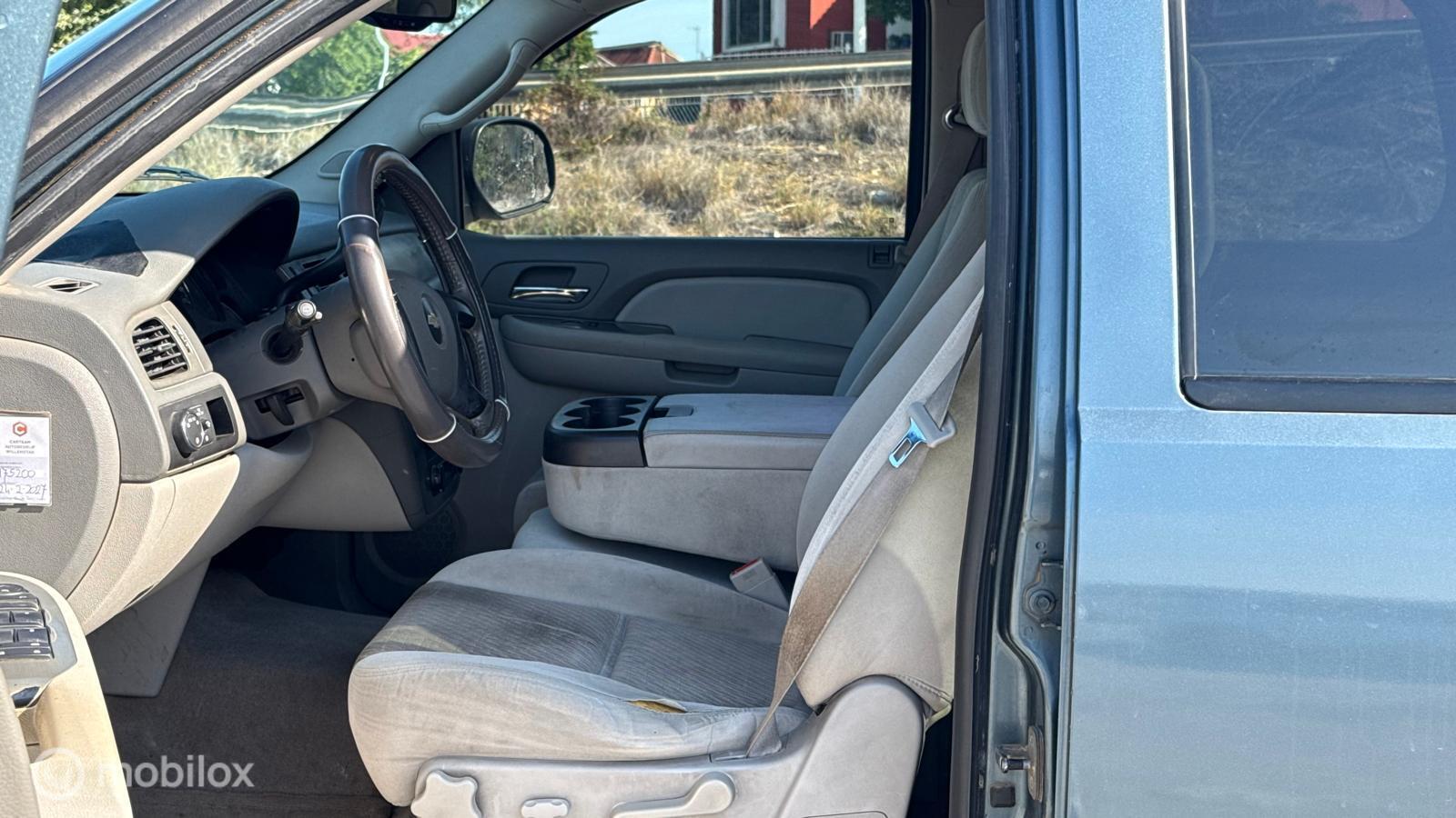 Chevrolet Tahoe LS photo 12