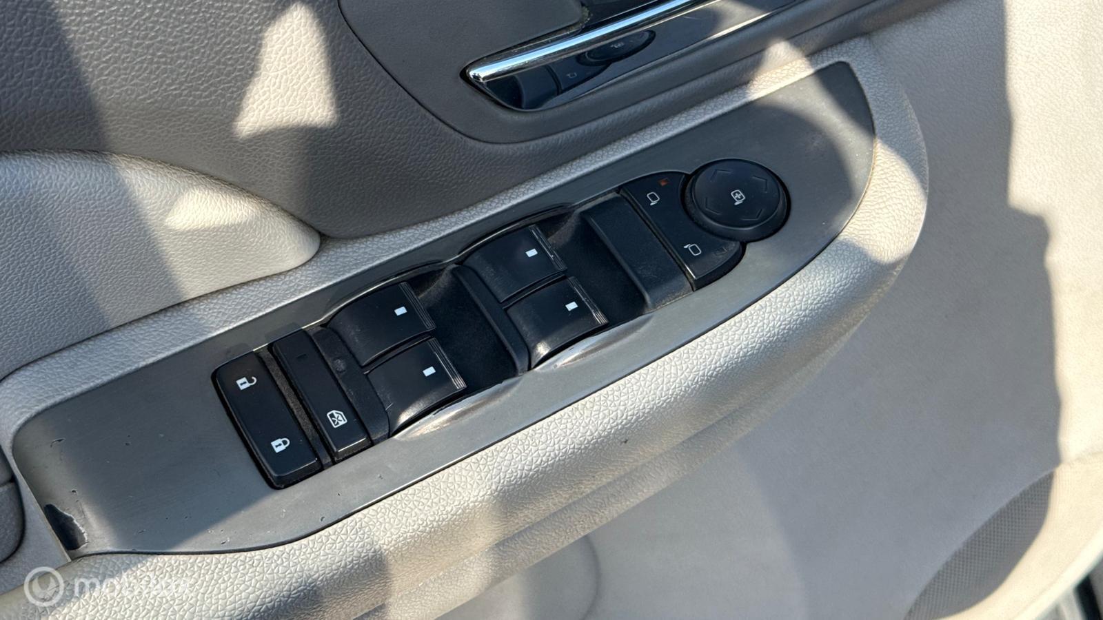 Chevrolet Tahoe LS photo 13