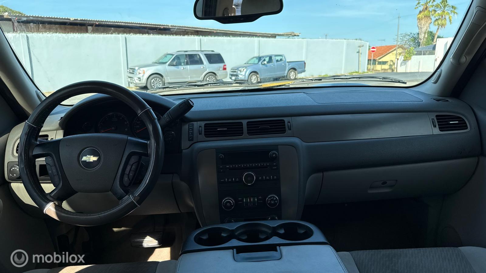 Chevrolet Tahoe LS photo 17