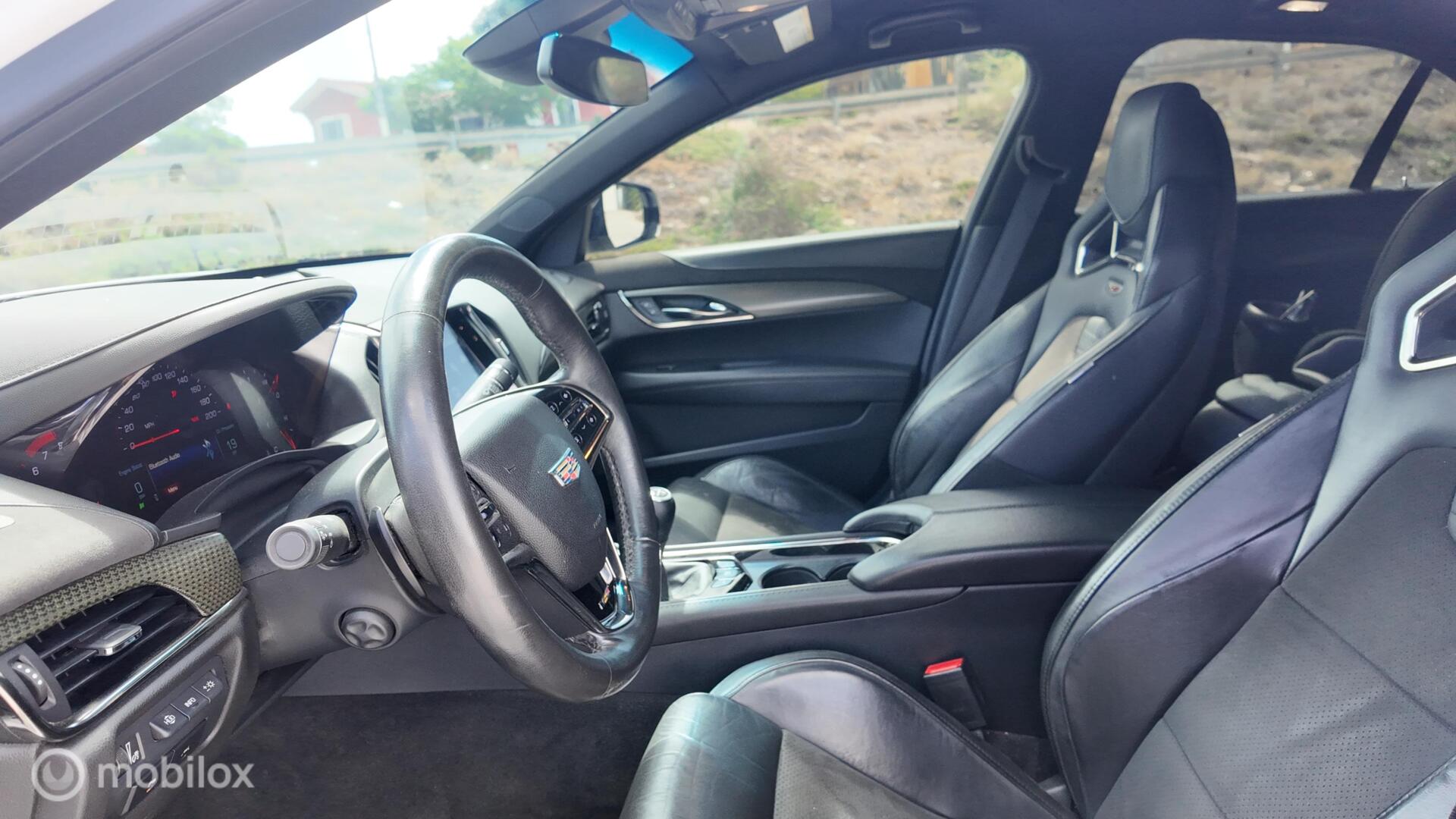 Cadillac ATS V photo 12